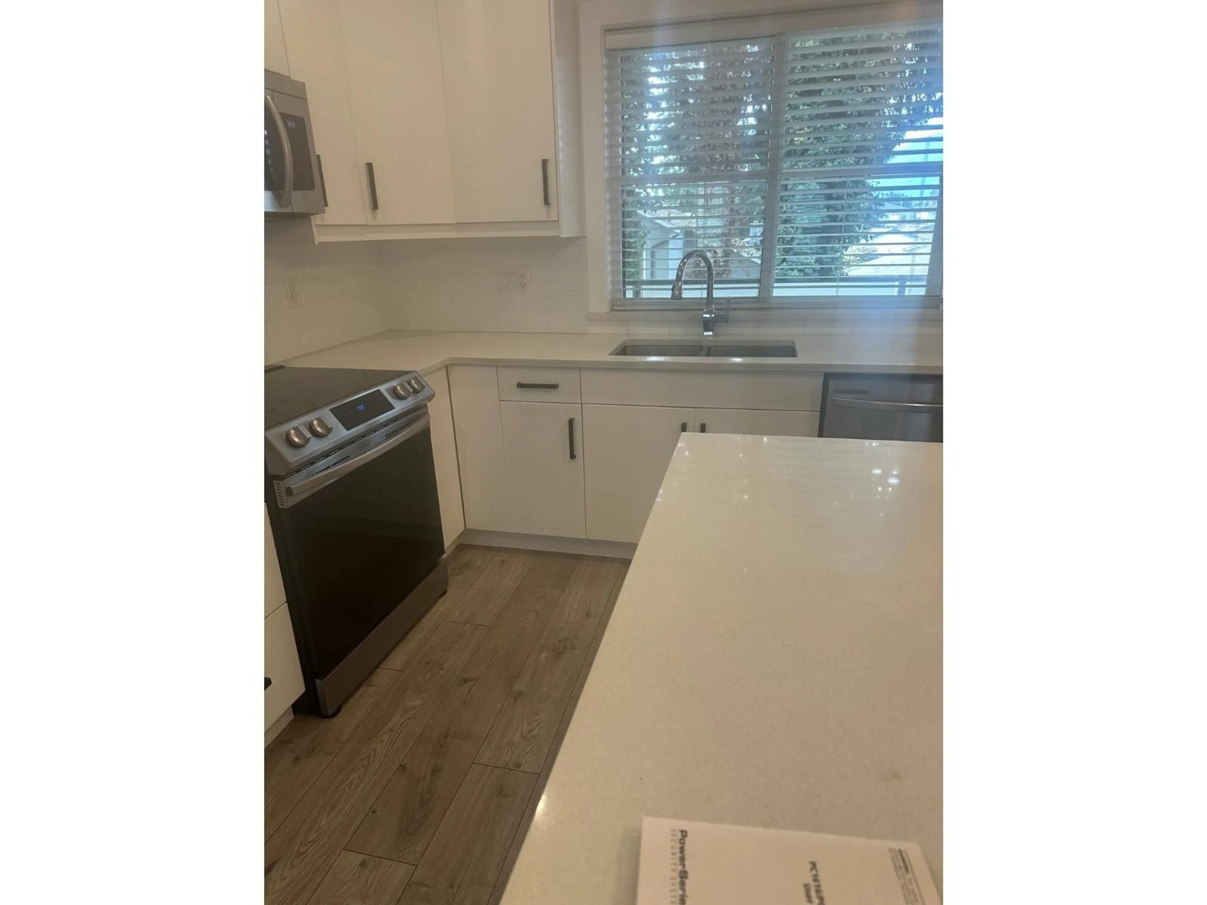 Unknown for 6 - 45608 BERNARD AVENUE, Chilliwack British Columbia V2P1H8