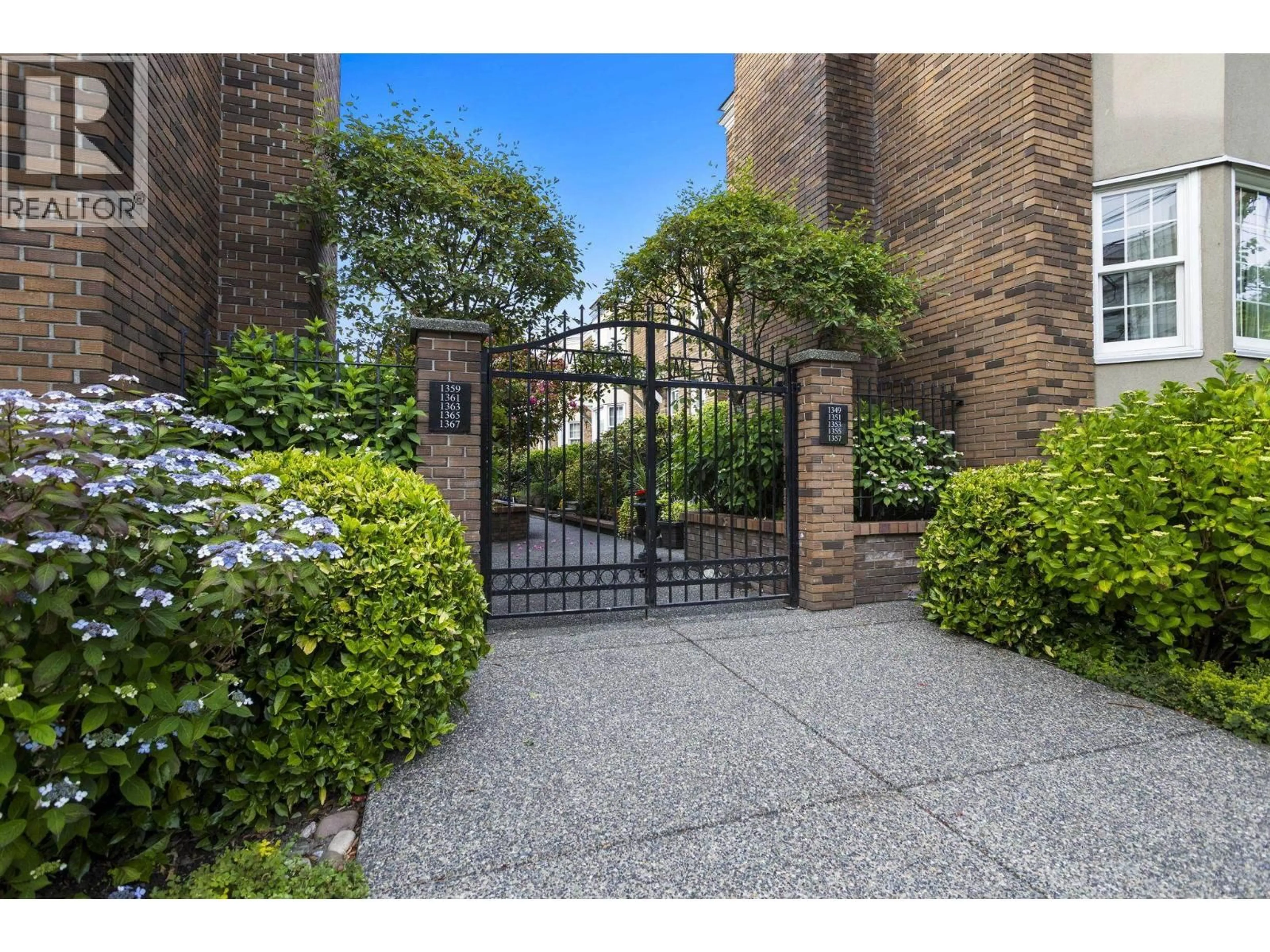 Indoor entryway for 1365 7TH AVENUE, Vancouver British Columbia V6H1B8