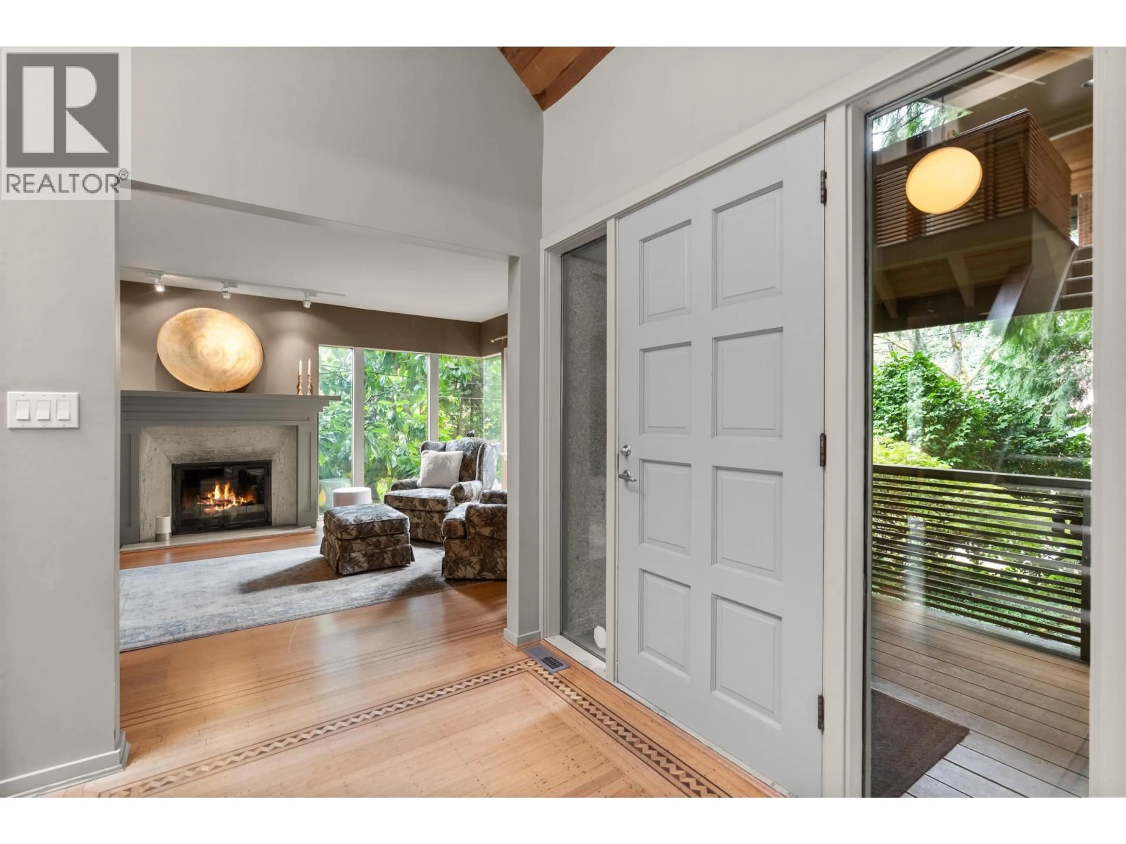 Indoor entryway for 5588 OLYMPIC STREET, Vancouver British Columbia V6N1Z5