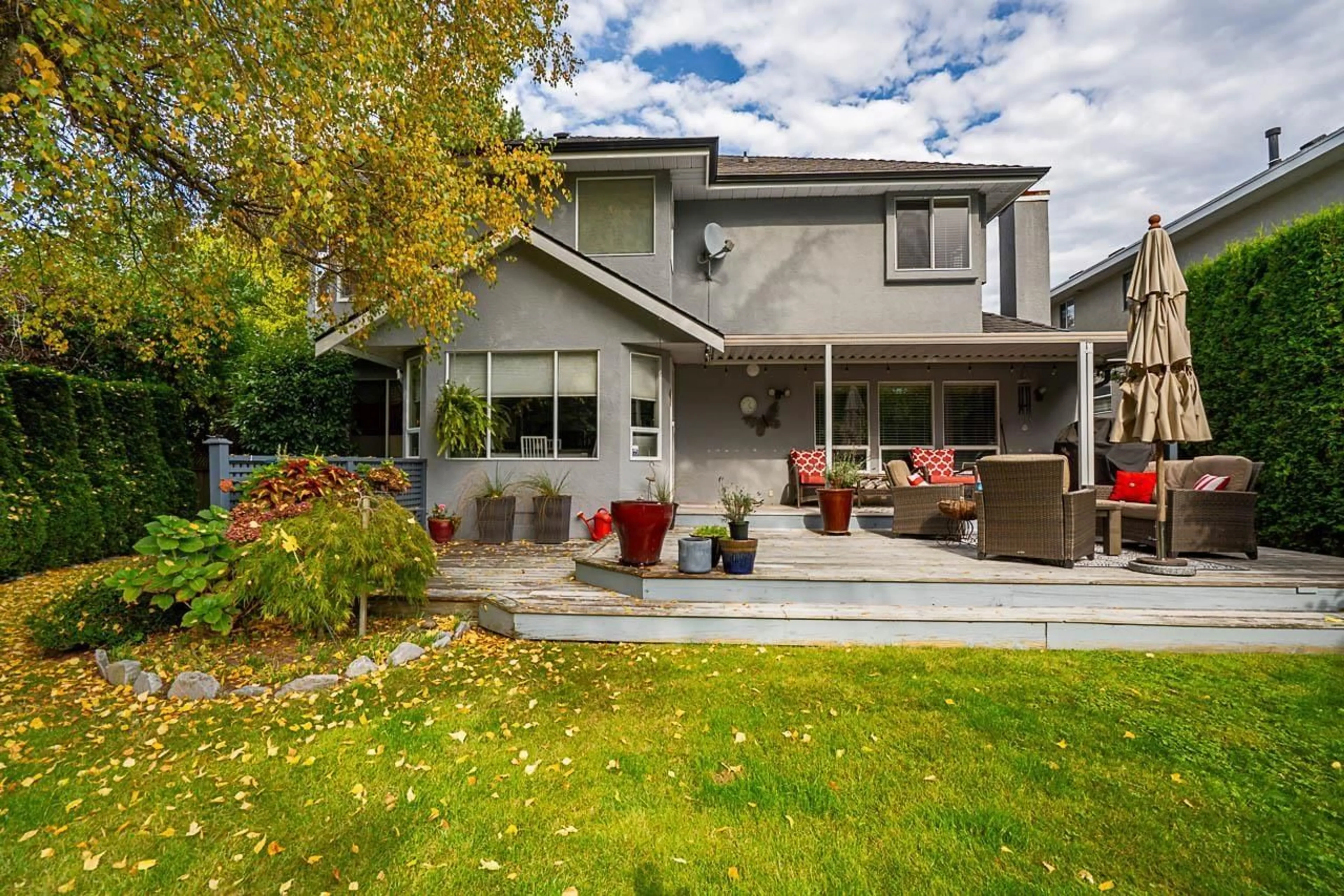 Home with vinyl exterior material, street for 12432 20, Surrey British Columbia V4A9K5
