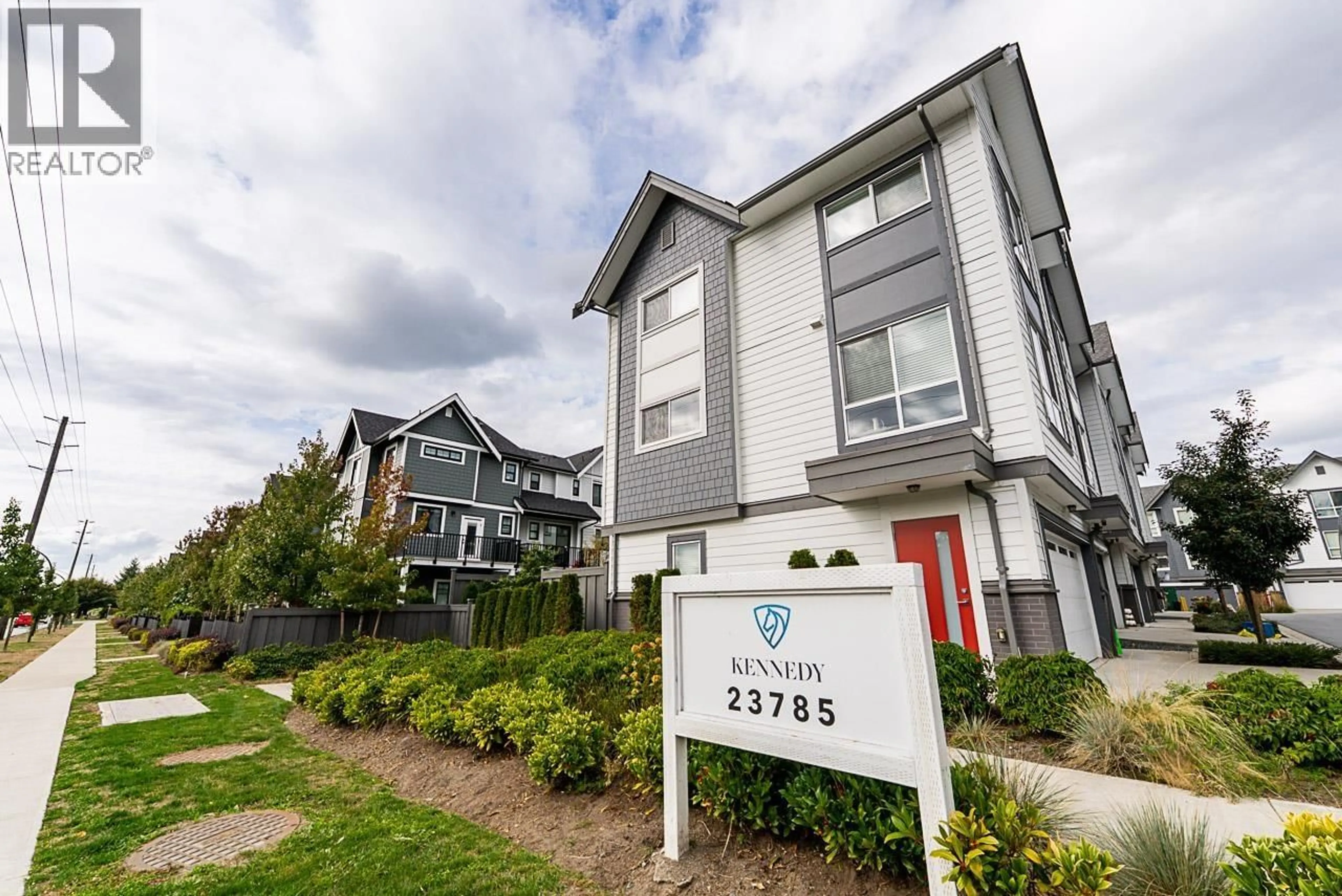 Home with vinyl exterior material, unknown for 14 - 23785 DEWDNEY TRUNK ROAD, Maple Ridge British Columbia V4R0H8