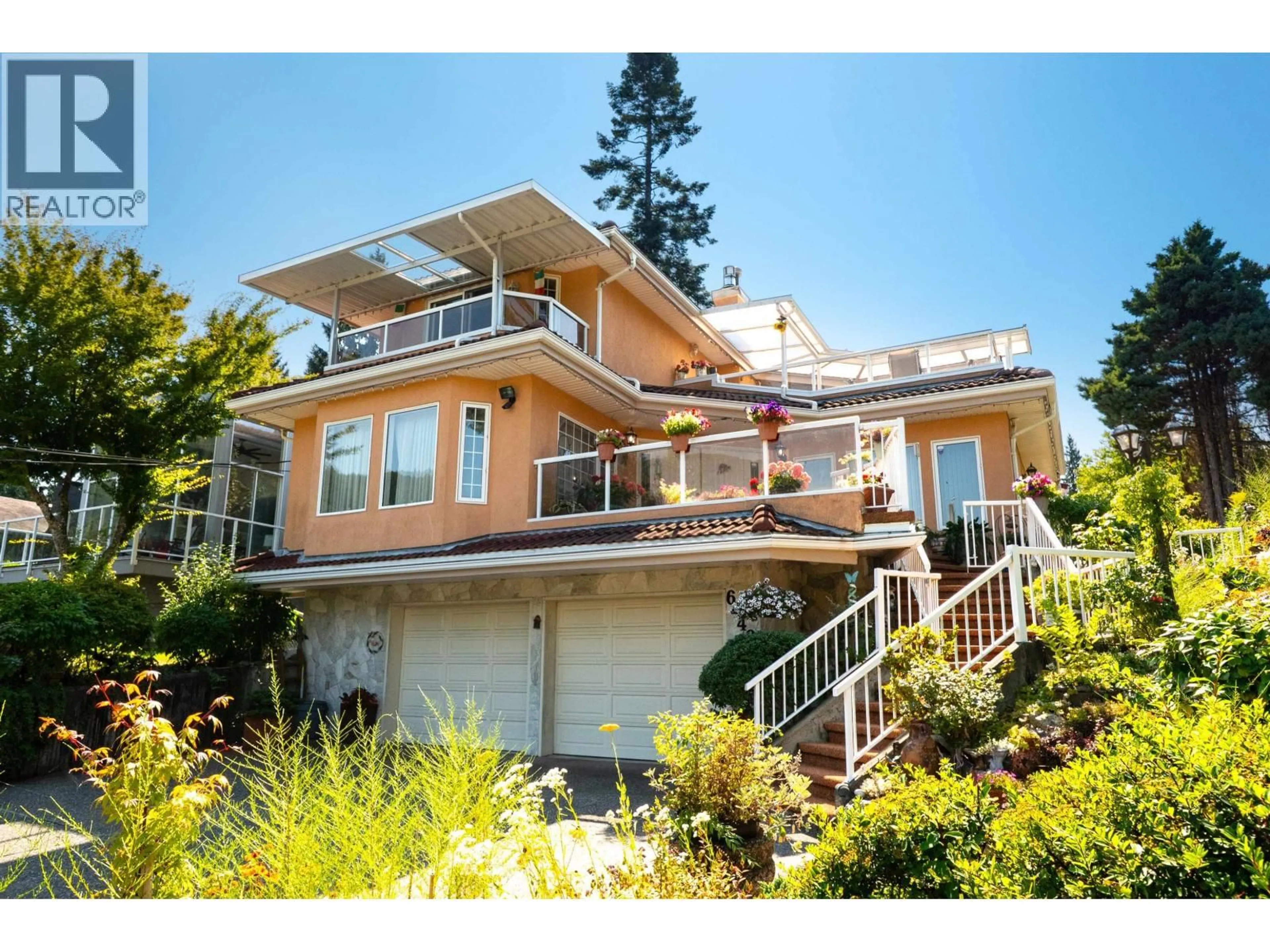 Home with vinyl exterior material, water/lake/river/ocean view for 6440 ROSEBERY AVENUE, West Vancouver British Columbia V7W2C6