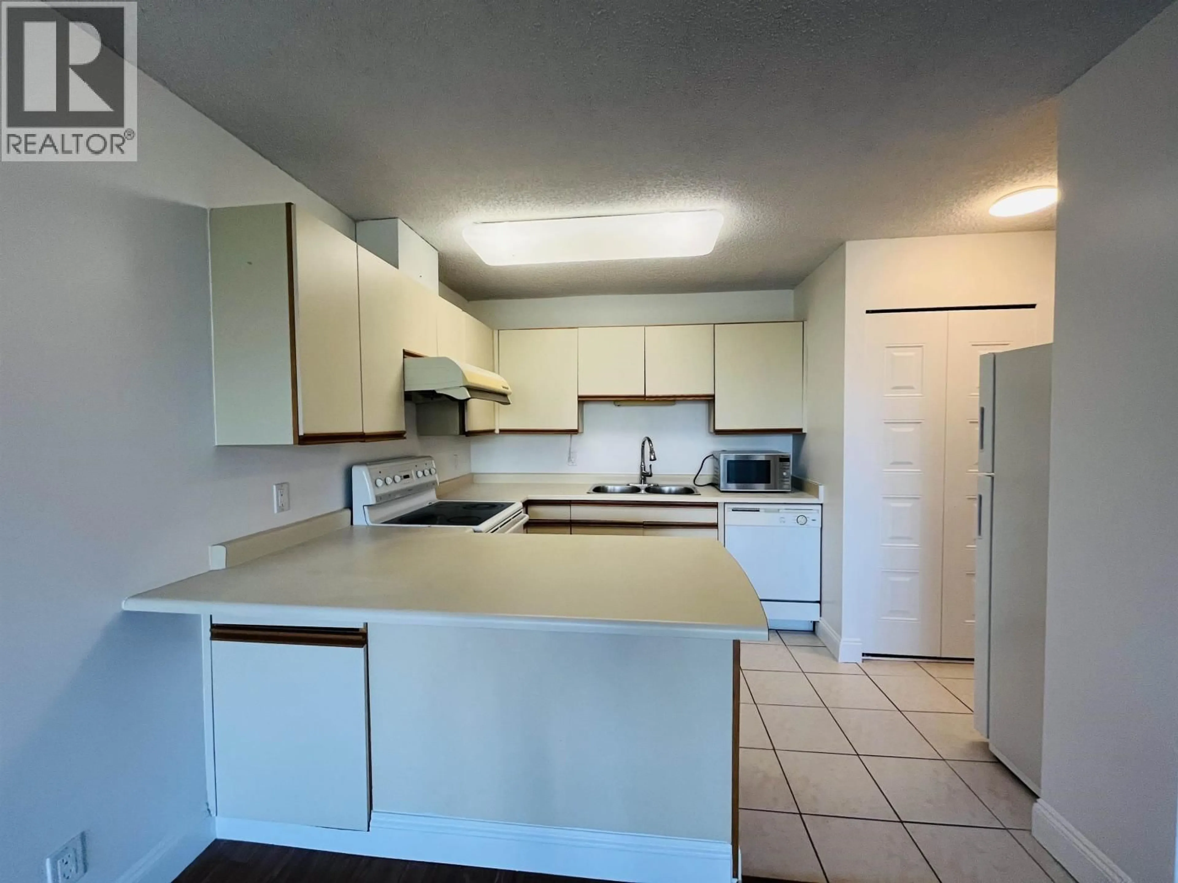 Standard kitchen, unknown for 1005 - 3980 CARRIGAN COURT, Burnaby British Columbia V3N4S6