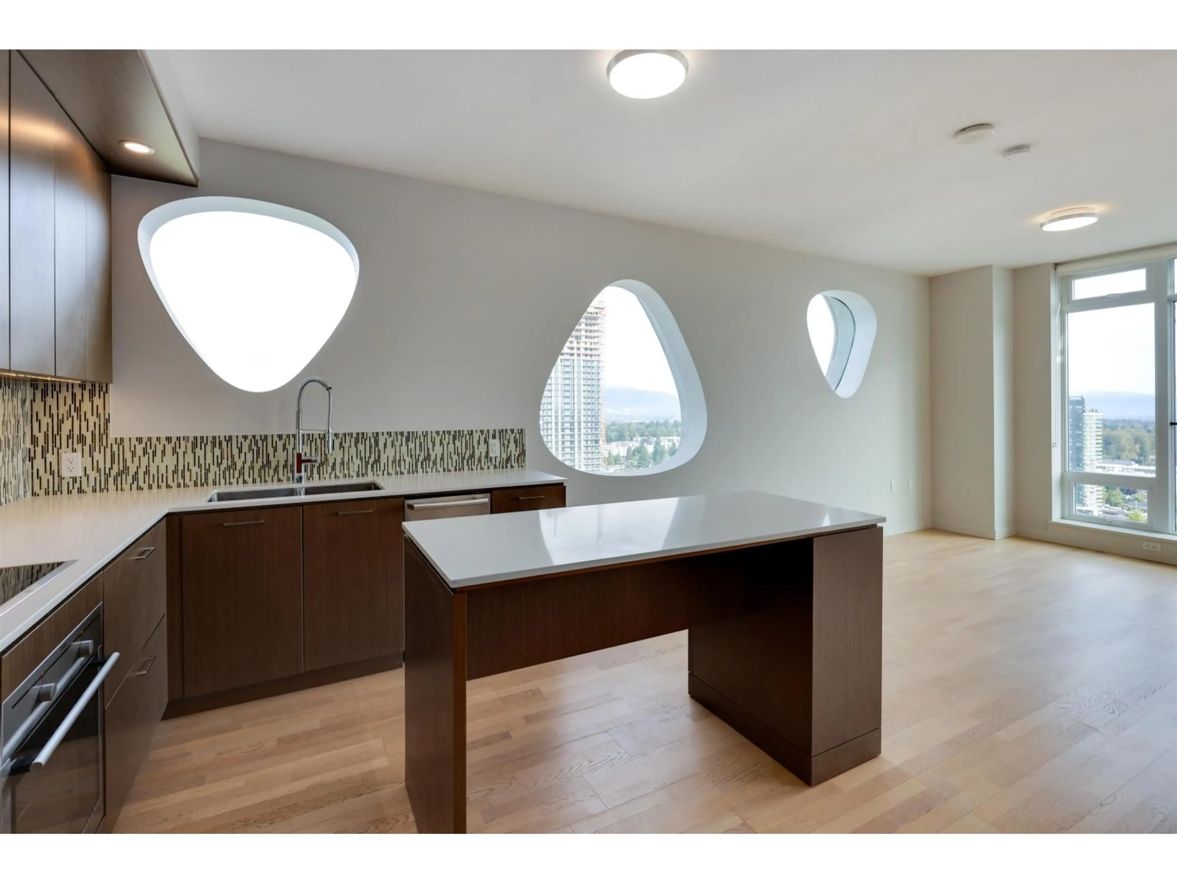 Unknown for 3301 - 13495 CENTRAL, Surrey British Columbia V3T0K2