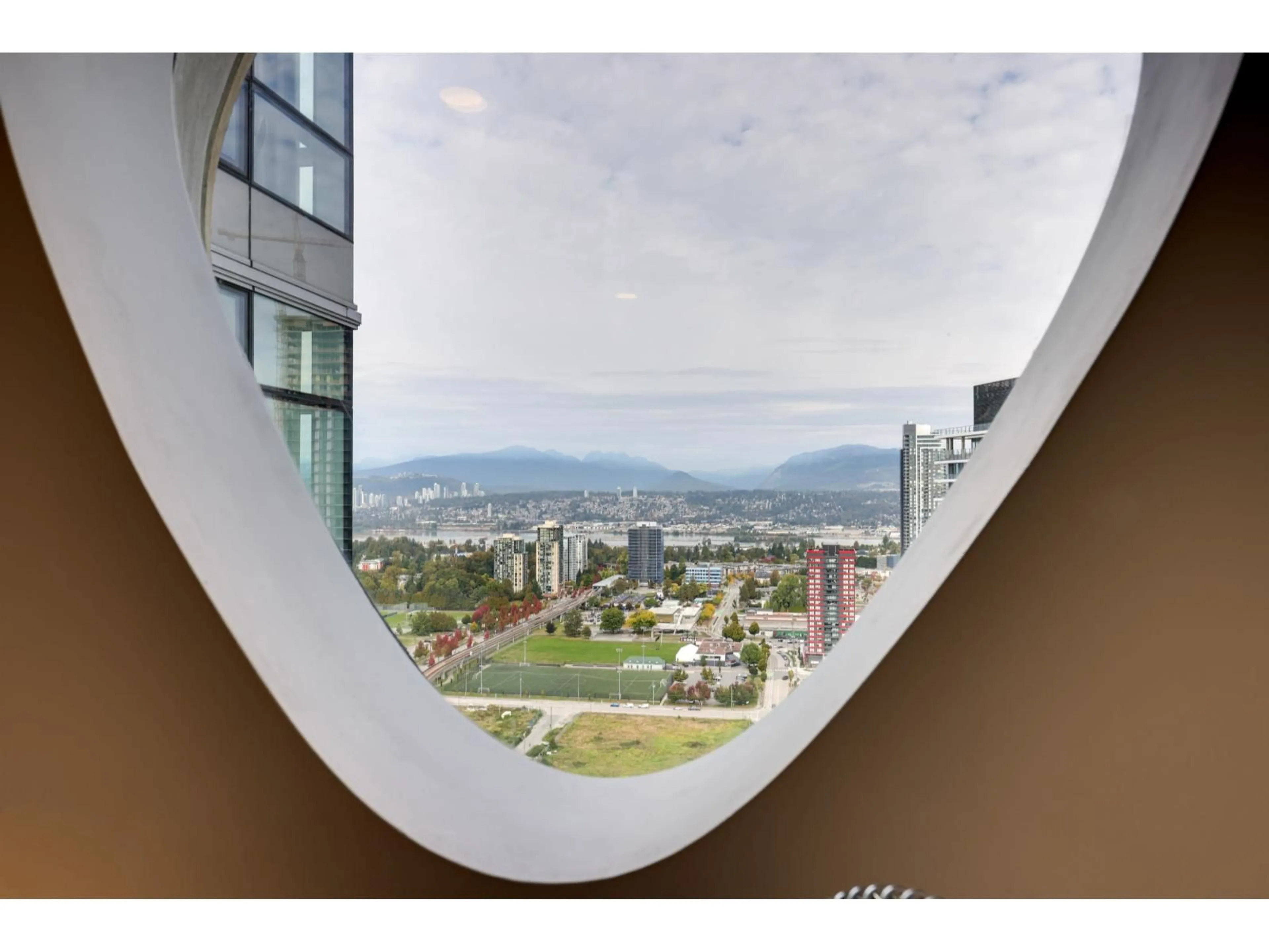 Indoor foyer for 3301 - 13495 CENTRAL, Surrey British Columbia V3T0K2