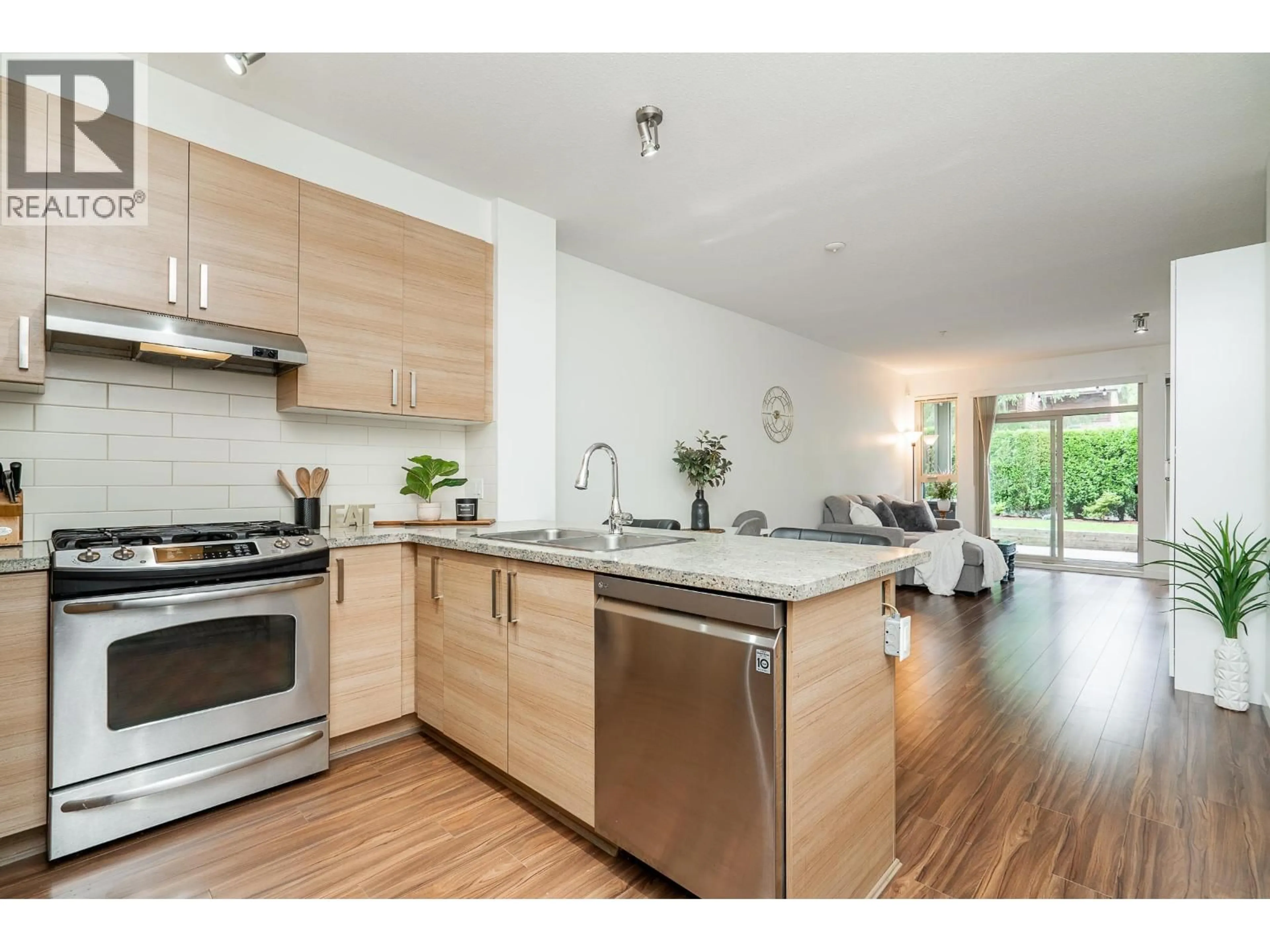 Open concept kitchen, wood/laminate floor for 115 - 1150 KENSAL PLACE, Coquitlam British Columbia V3B0H4