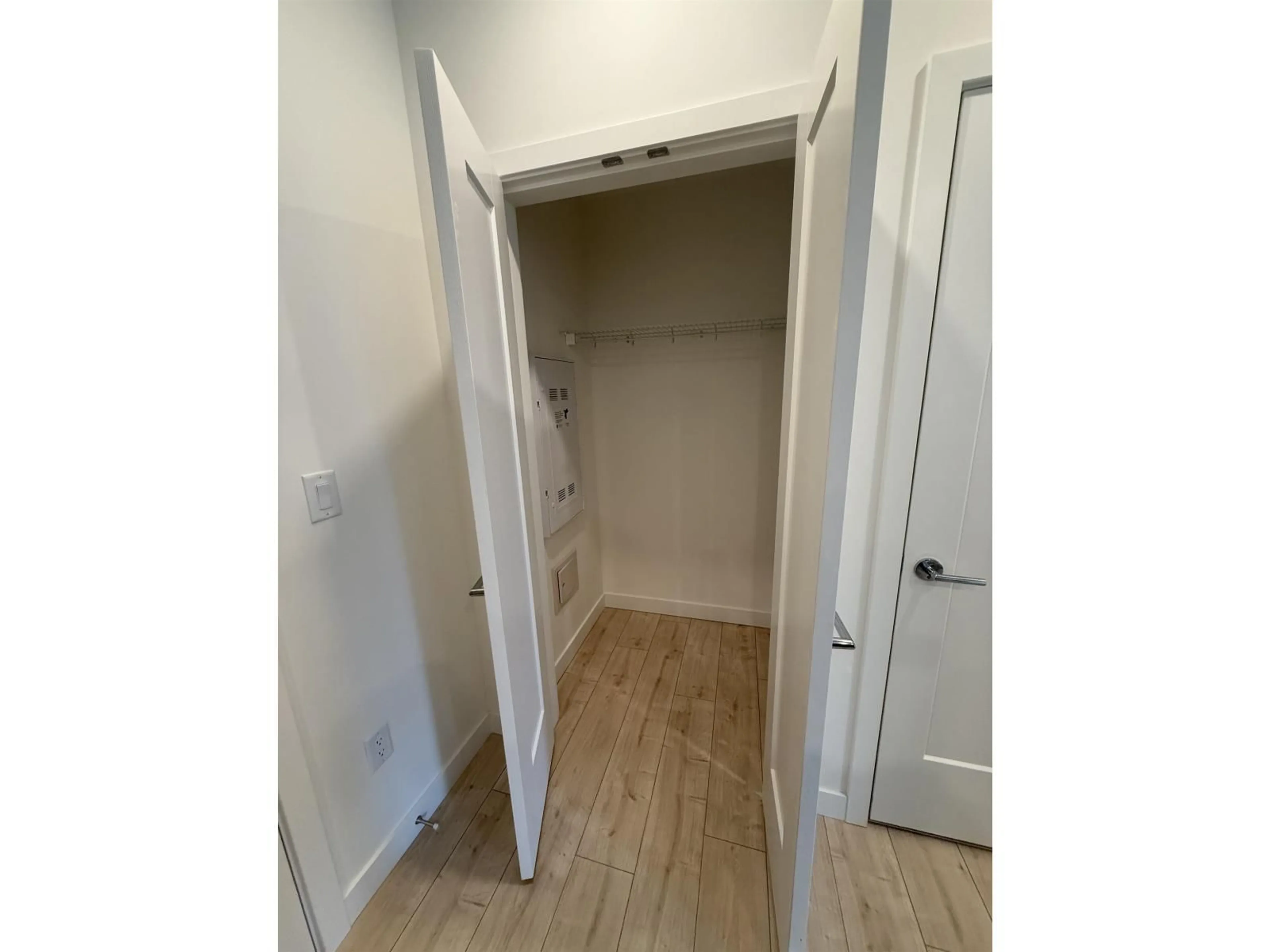 A pic of a room for 306 - 13788 76, Surrey British Columbia V3W3V9