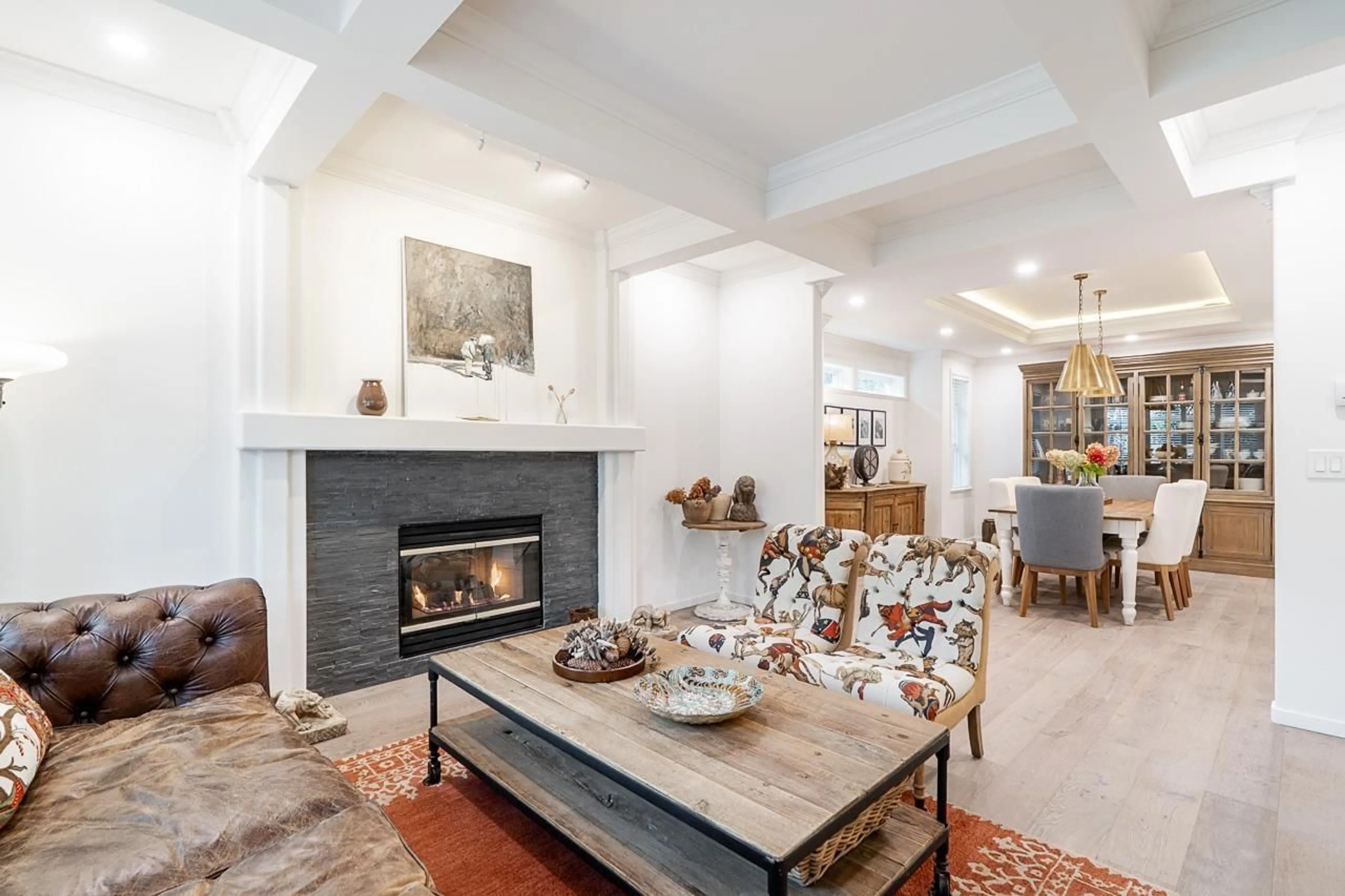 Living room with furniture, ceramic/tile floor for 11328 161, Surrey British Columbia V4N4P5