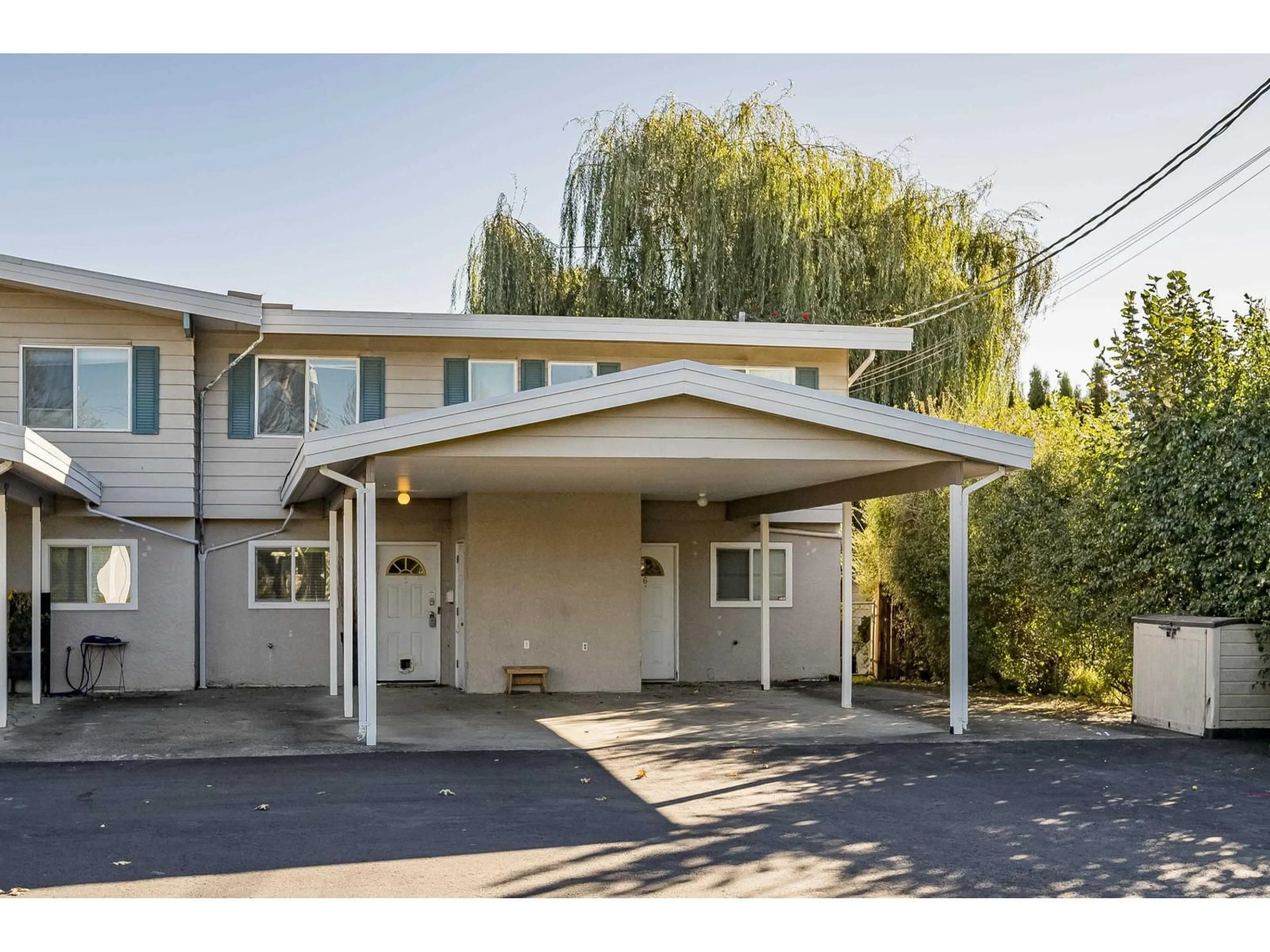 Home with vinyl exterior material, street for 5 - 9262 CHARLES STREET, Chilliwack British Columbia V2P5K9