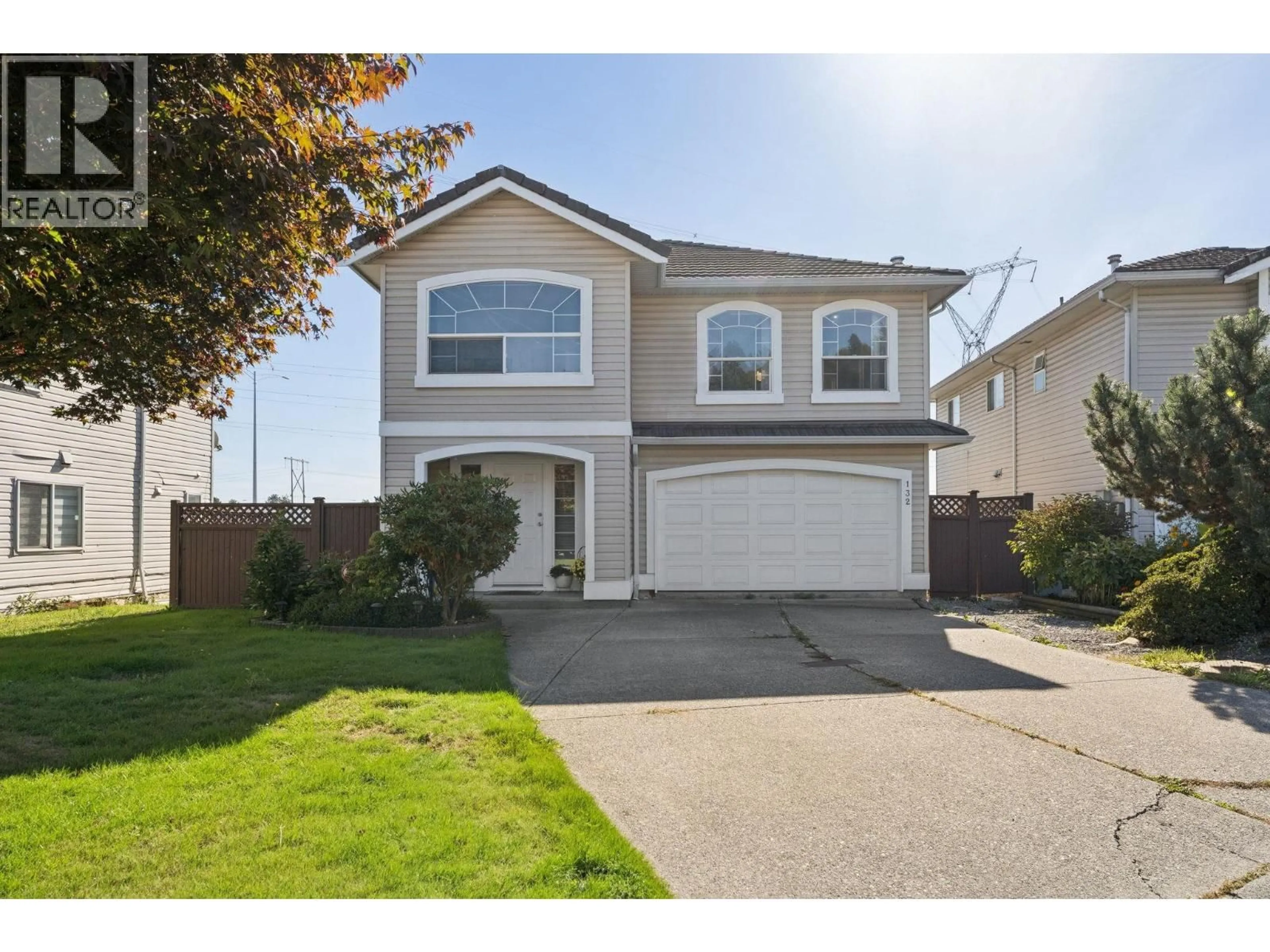 Home with vinyl exterior material, street for 132 SAN JUAN PLACE, Coquitlam British Columbia V3K6Y8