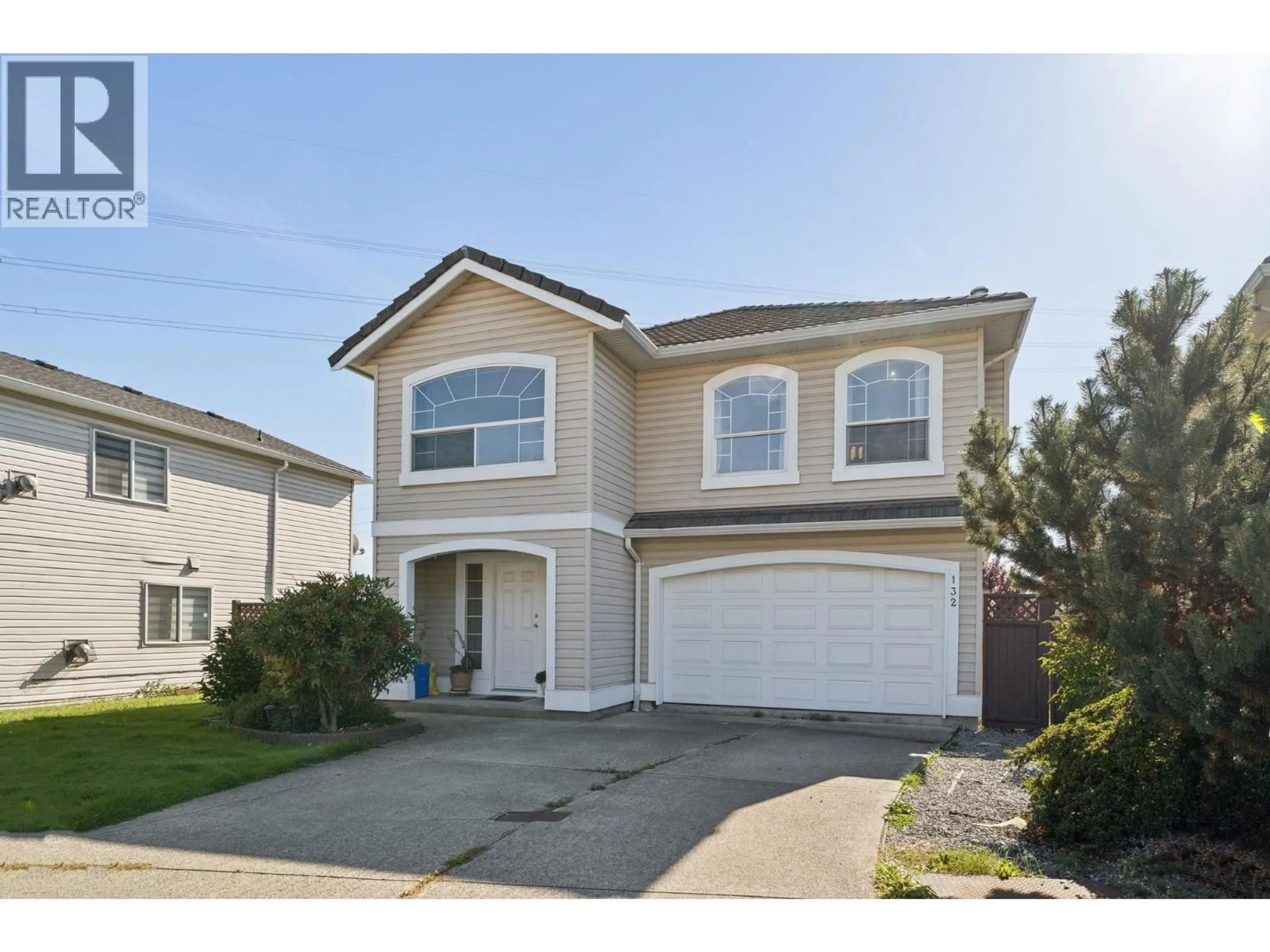 Home with vinyl exterior material, street for 132 SAN JUAN PLACE, Coquitlam British Columbia V3K6Y8