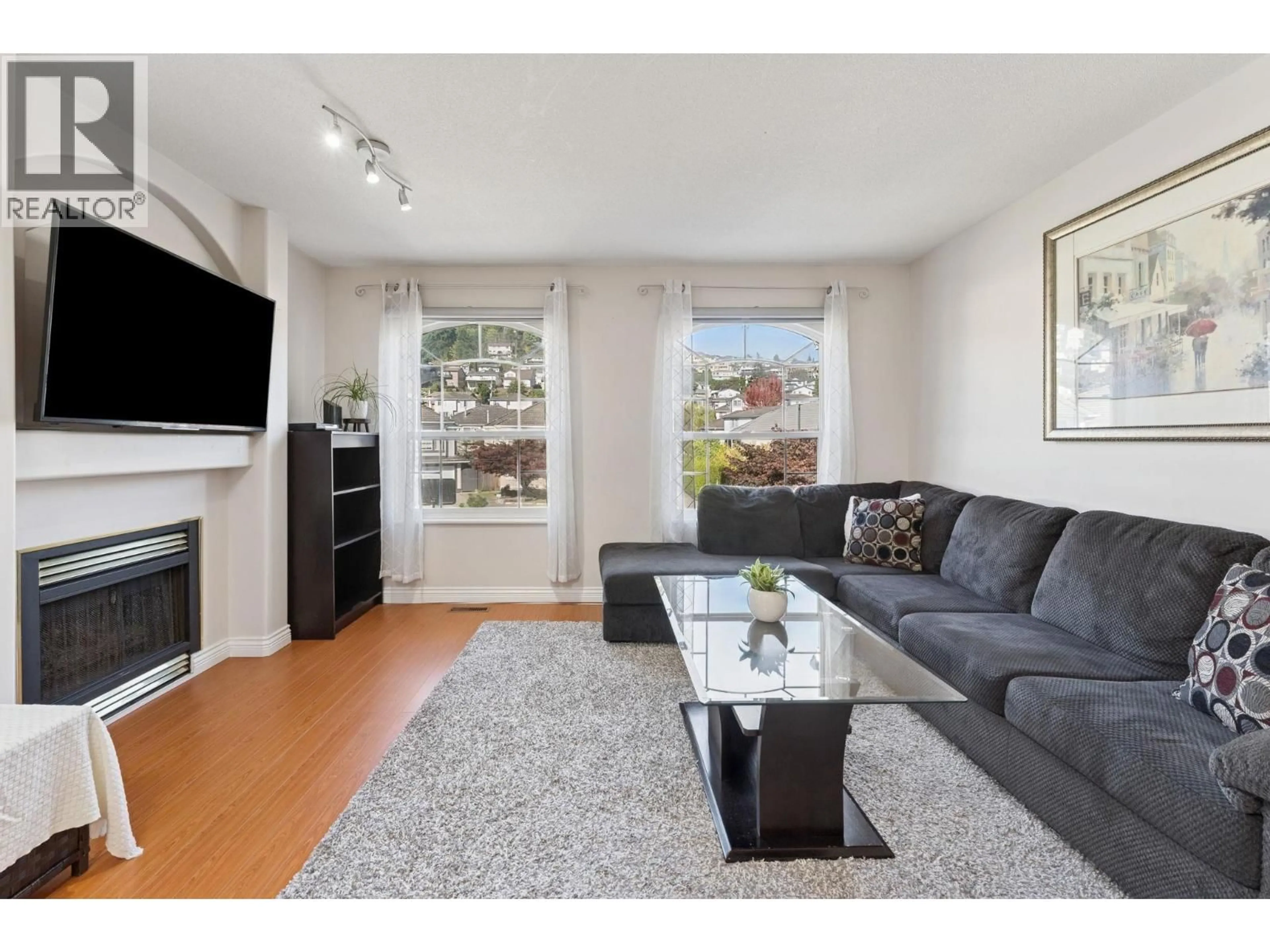 Living room with furniture, unknown for 132 SAN JUAN PLACE, Coquitlam British Columbia V3K6Y8