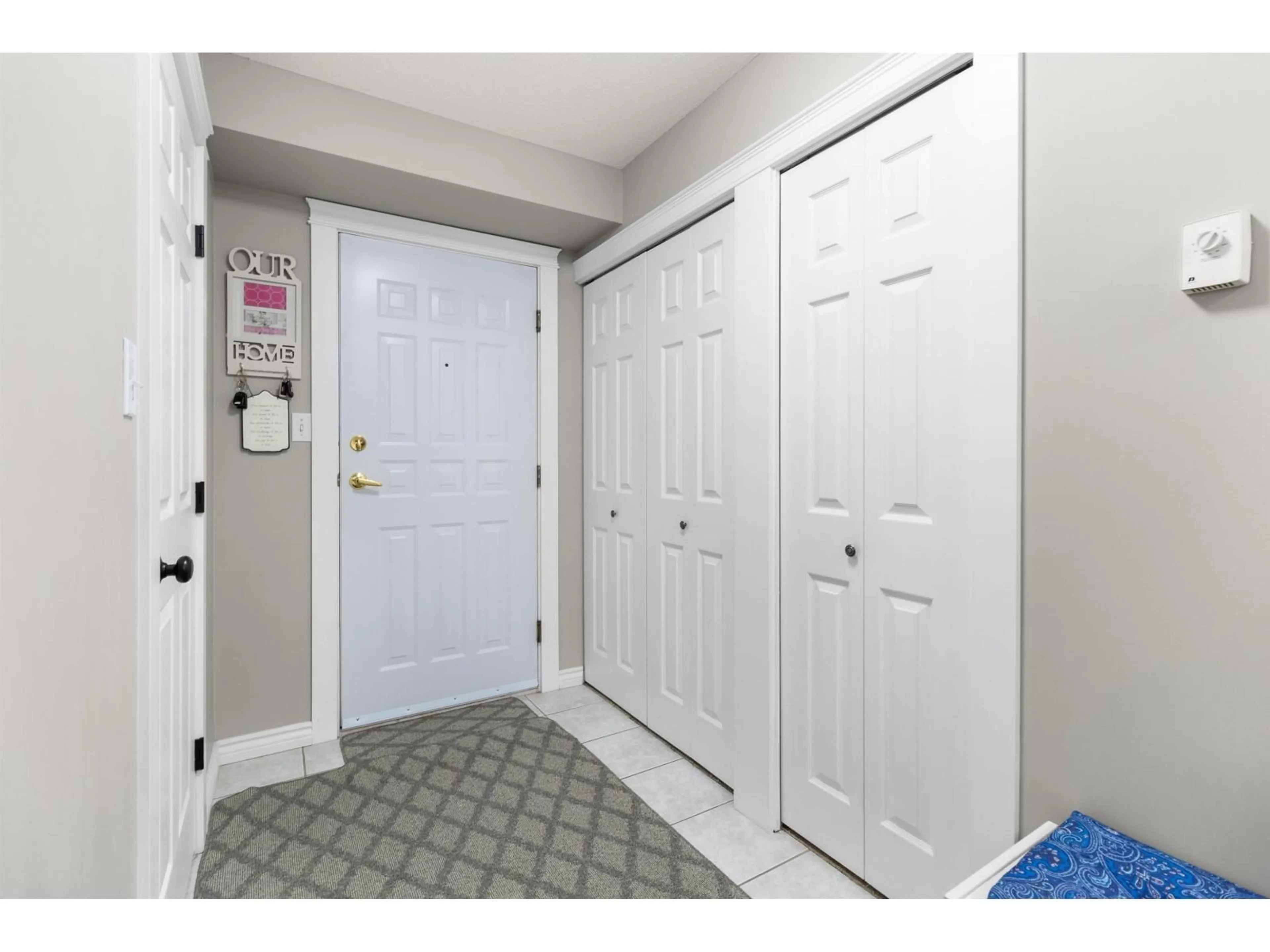 Indoor entryway for 207 - 3174 GLADWIN, Abbotsford British Columbia V2T5T5