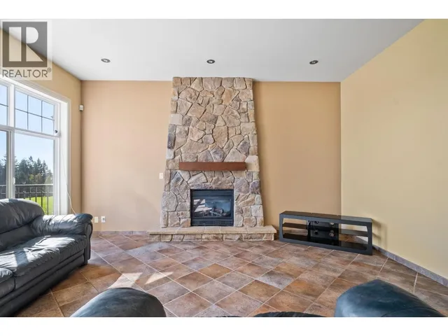 3233 CHARTWELL LANE, Coquitlam 2