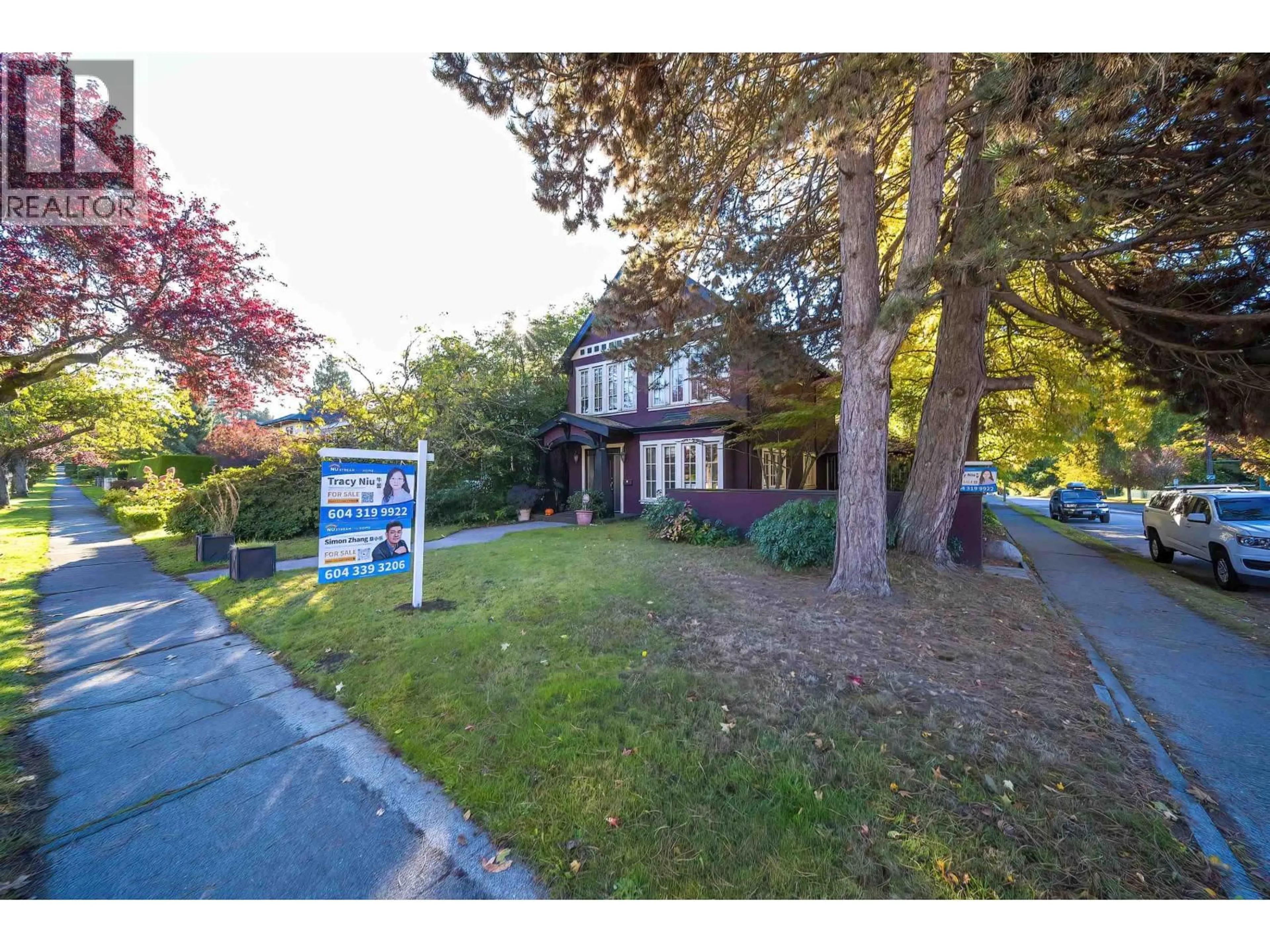 A pic from outside/outdoor area/front of a property/back of a property/a pic from drone, street for 4094 38TH AVENUE, Vancouver British Columbia V6N2Y9