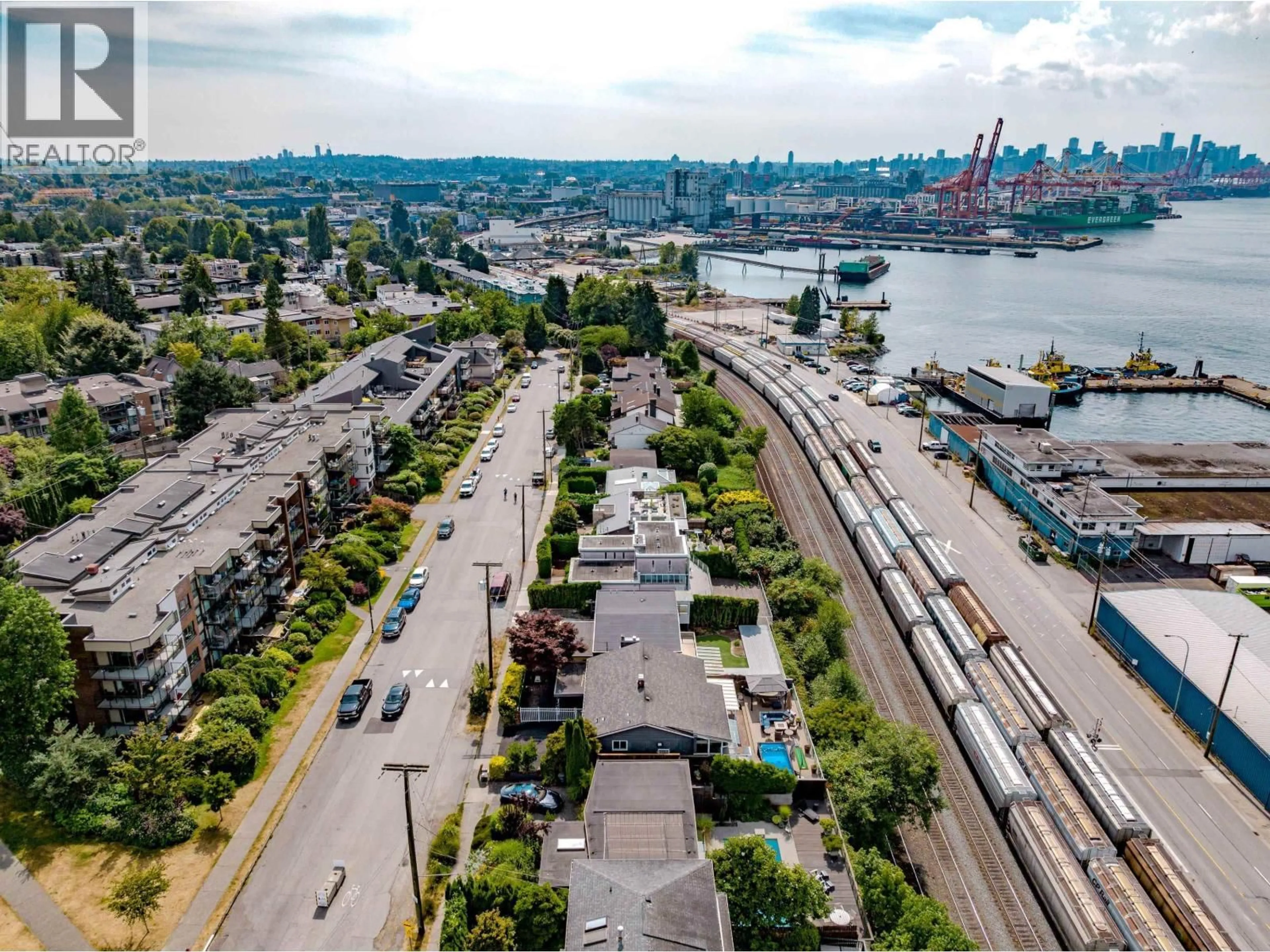 A pic from outside/outdoor area/front of a property/back of a property/a pic from drone, city buildings view from balcony for 2385 WALL STREET, Vancouver British Columbia V5L1B8
