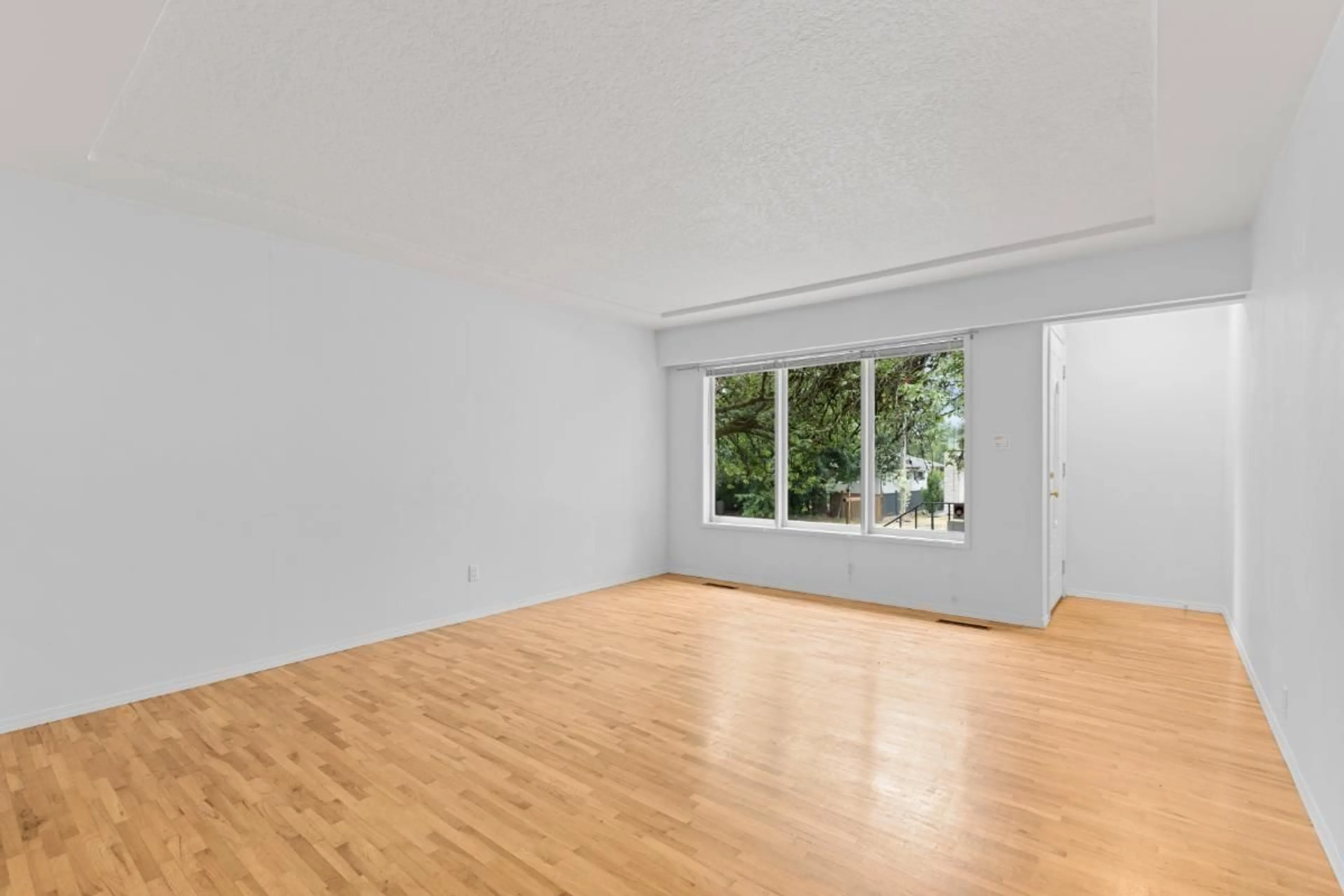 A pic of a room for 14054 ANTRIM, Surrey British Columbia V3R5H7