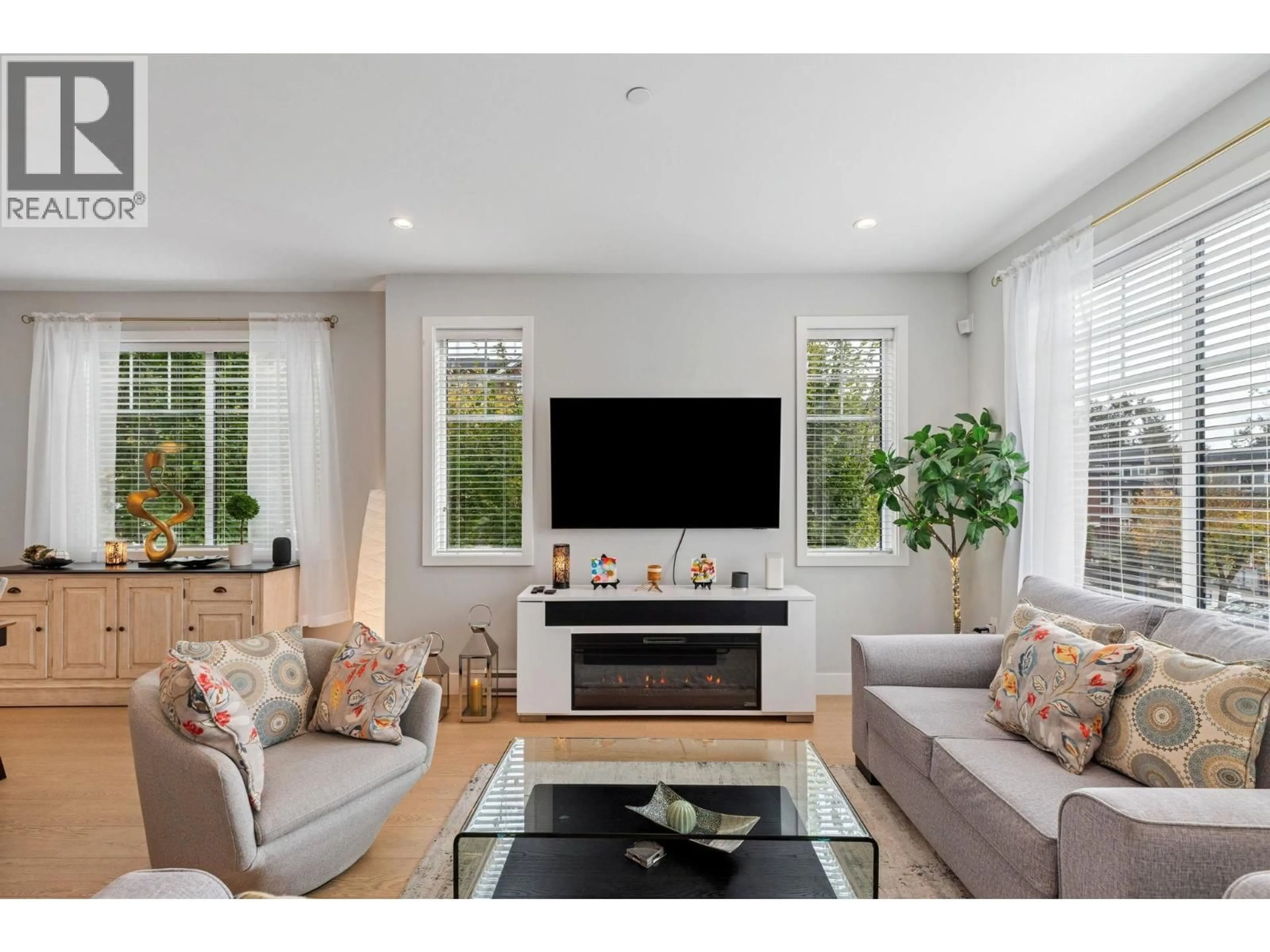 Living room with furniture, unknown for 31 - 13263 236 STREET, Maple Ridge British Columbia V4R0H3