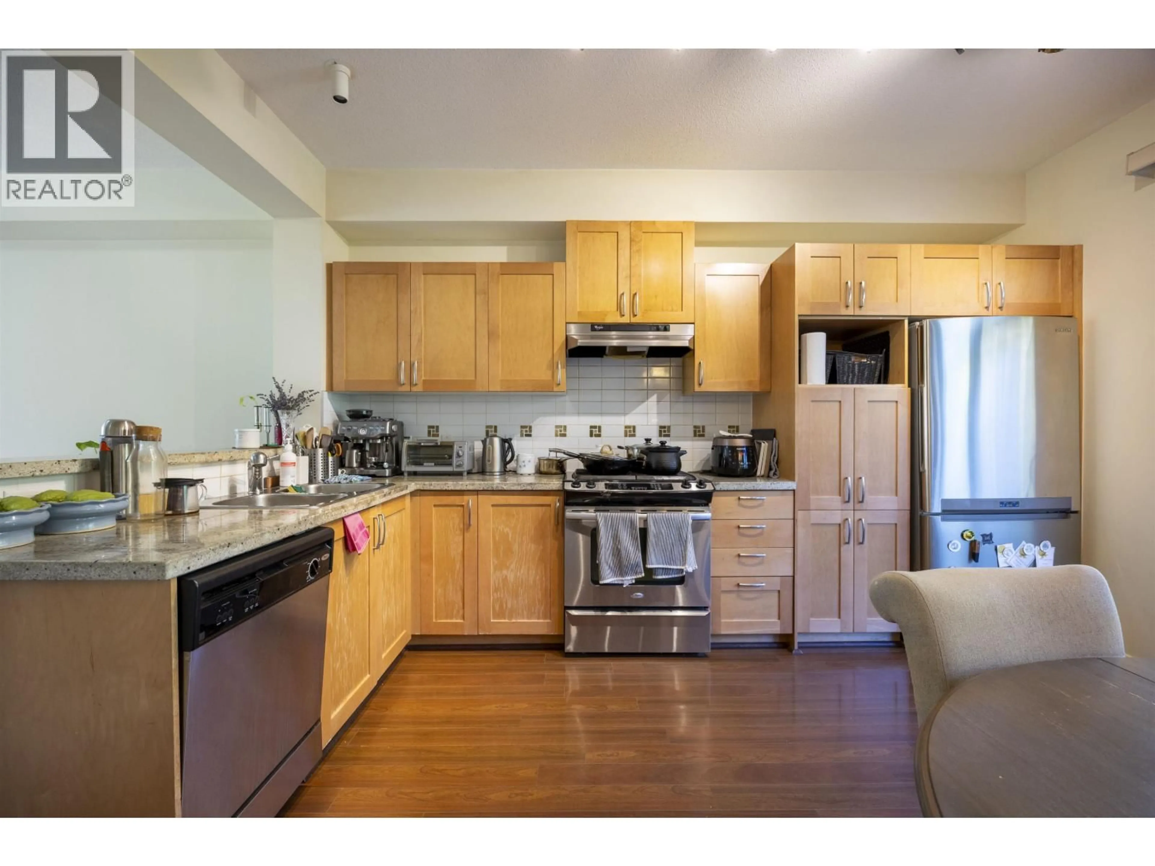 Standard kitchen, wood/laminate floor for 211 - 3105 DAYANEE SPRINGS BOULEVARD, Coquitlam British Columbia V3E0C2