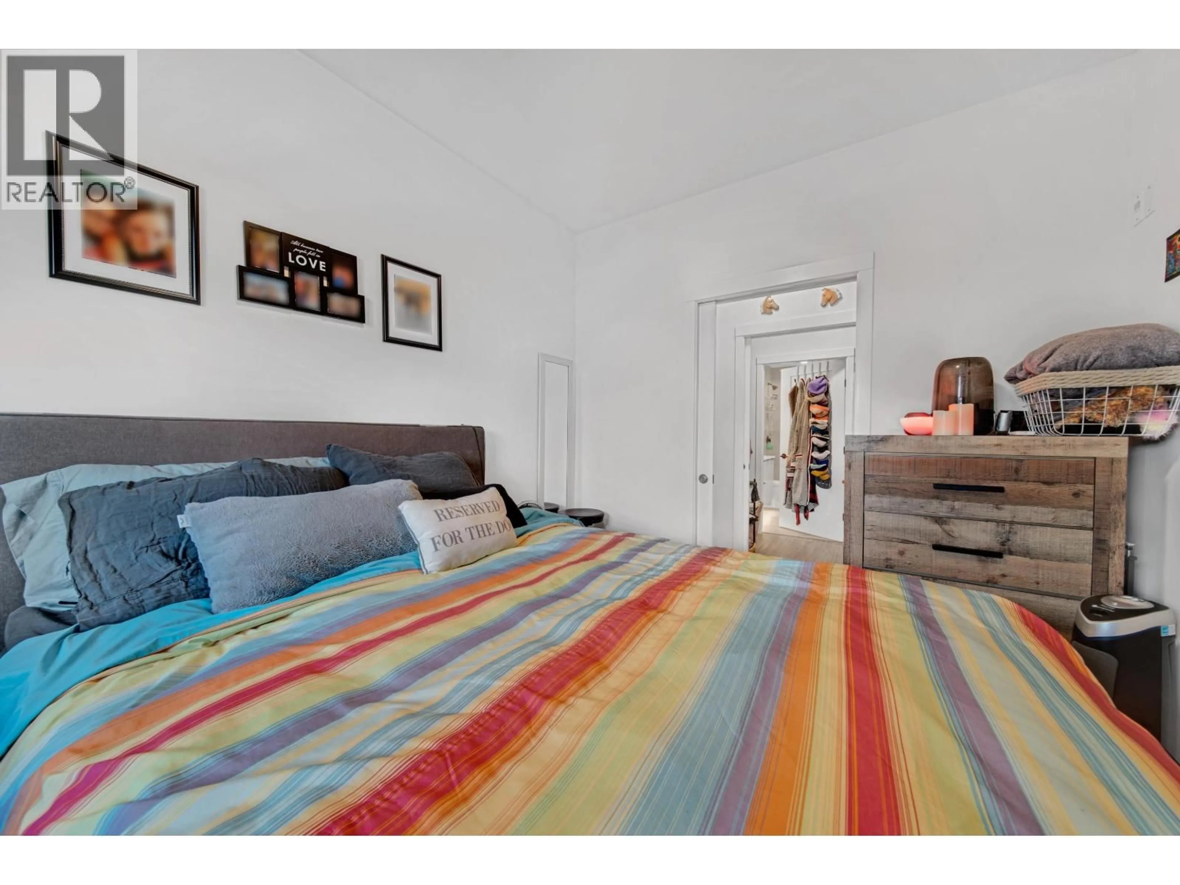 Bedroom with bed, unknown for 202 - 2408 GRANT STREET, Vancouver British Columbia V5K3G4