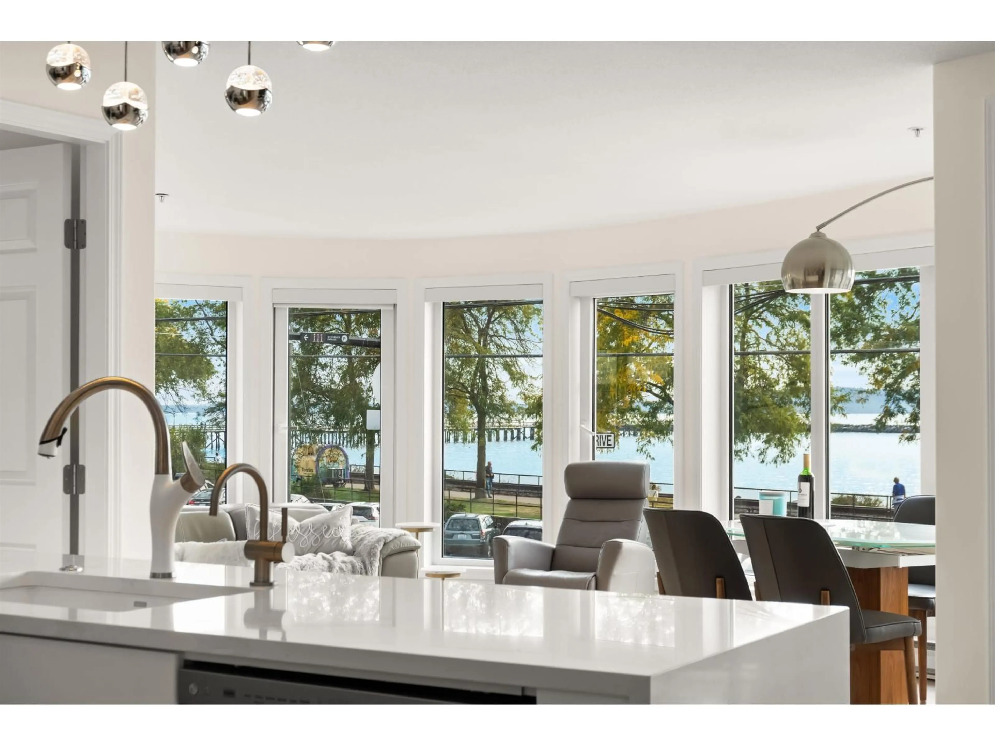 Open concept kitchen, unknown for 206 - 1119 VIDAL, White Rock British Columbia V4B3T4