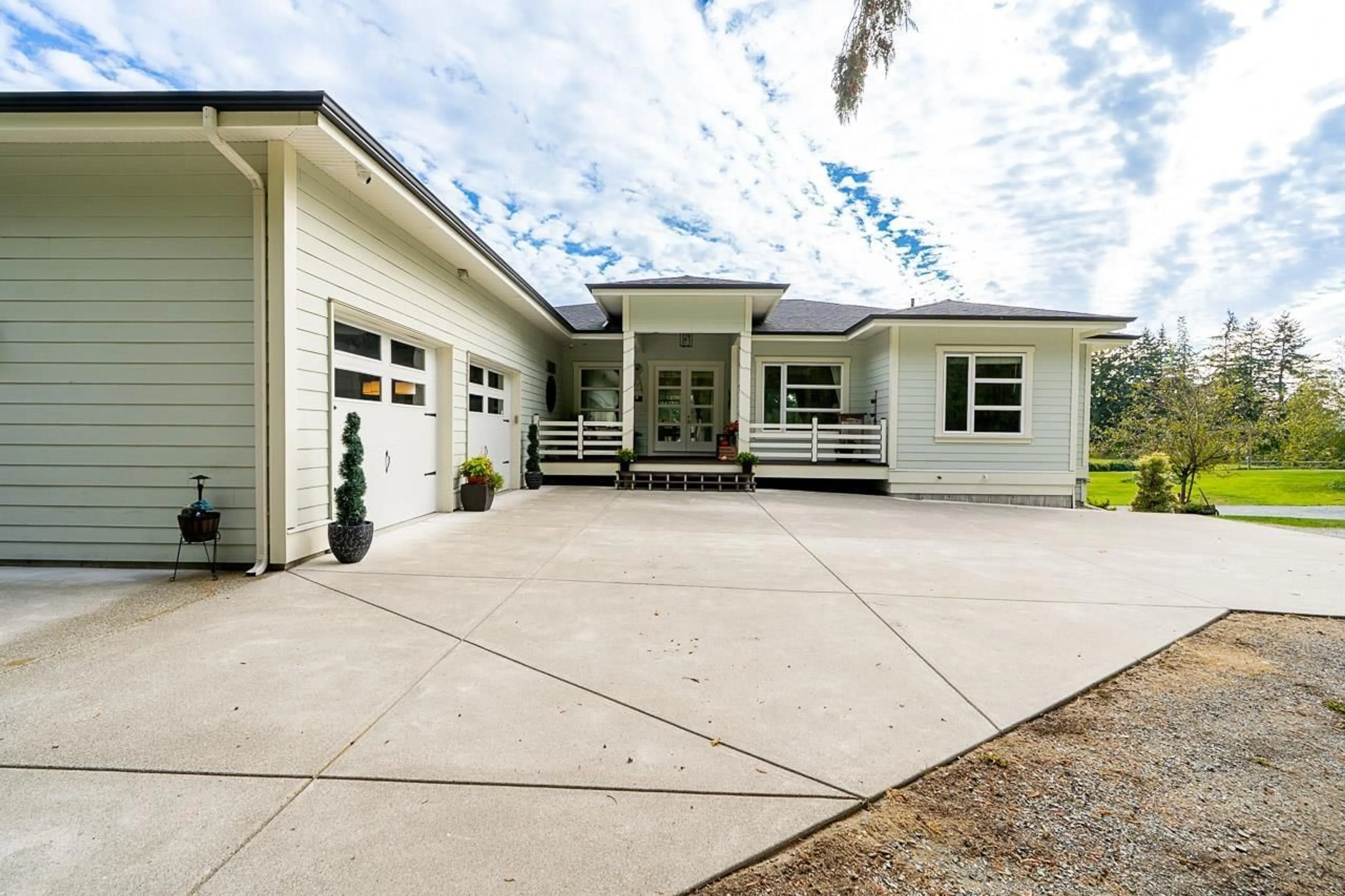 Home with vinyl exterior material, street for 934 248, Langley British Columbia V4W2G1