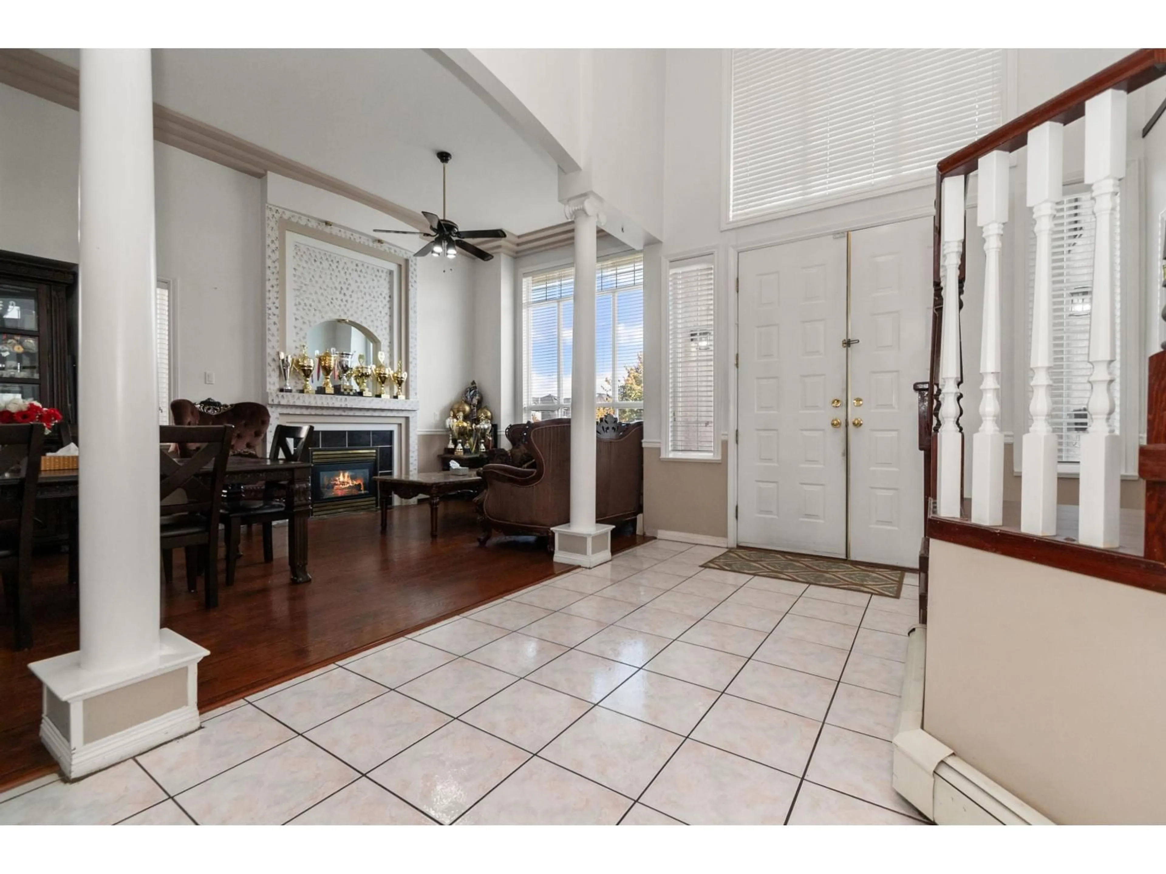 Indoor foyer for 3567 SUMMIT, Abbotsford British Columbia V2T6S4