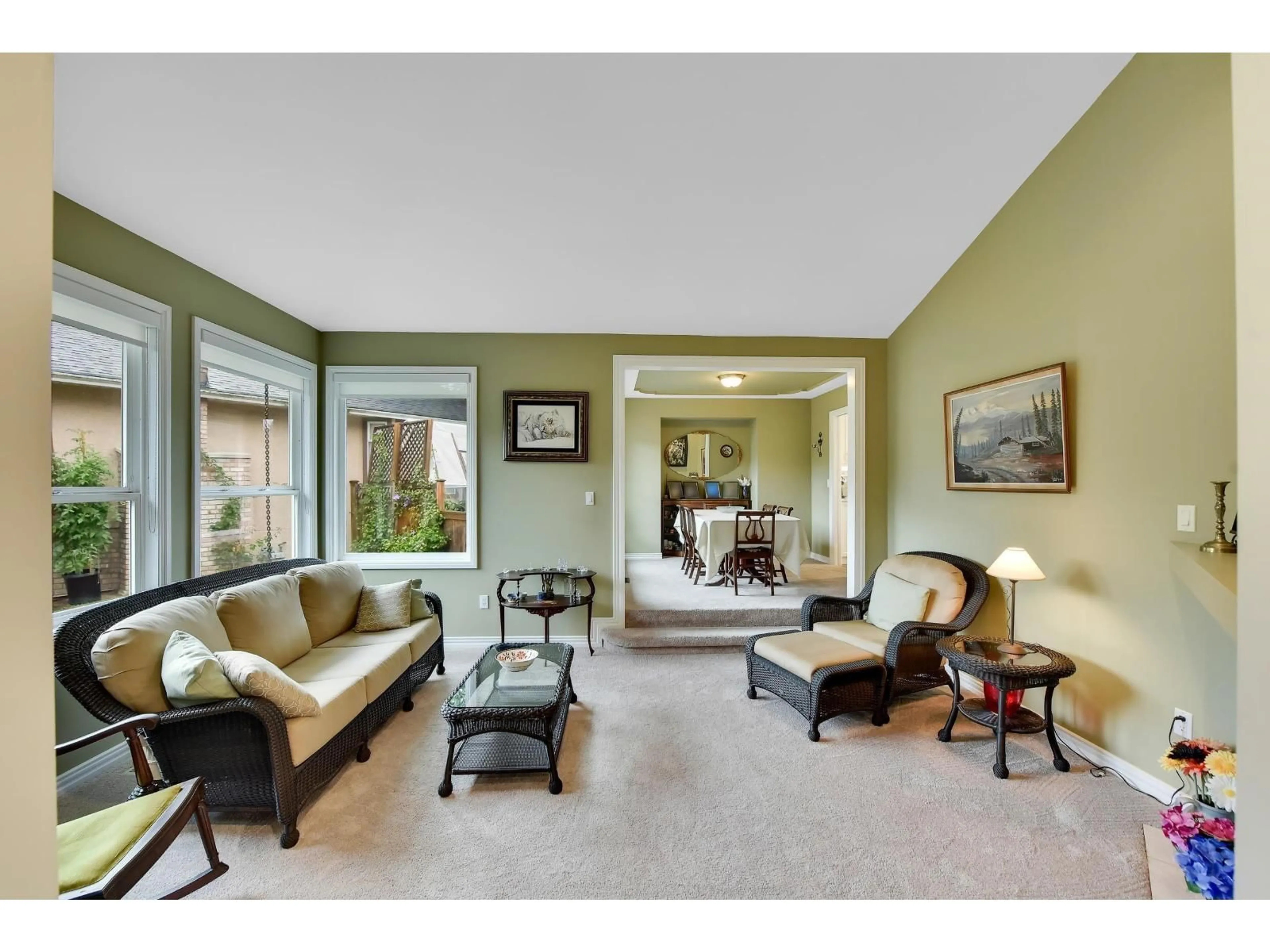 Living room with furniture, unknown for 8518 165A, Surrey British Columbia V4N3H2