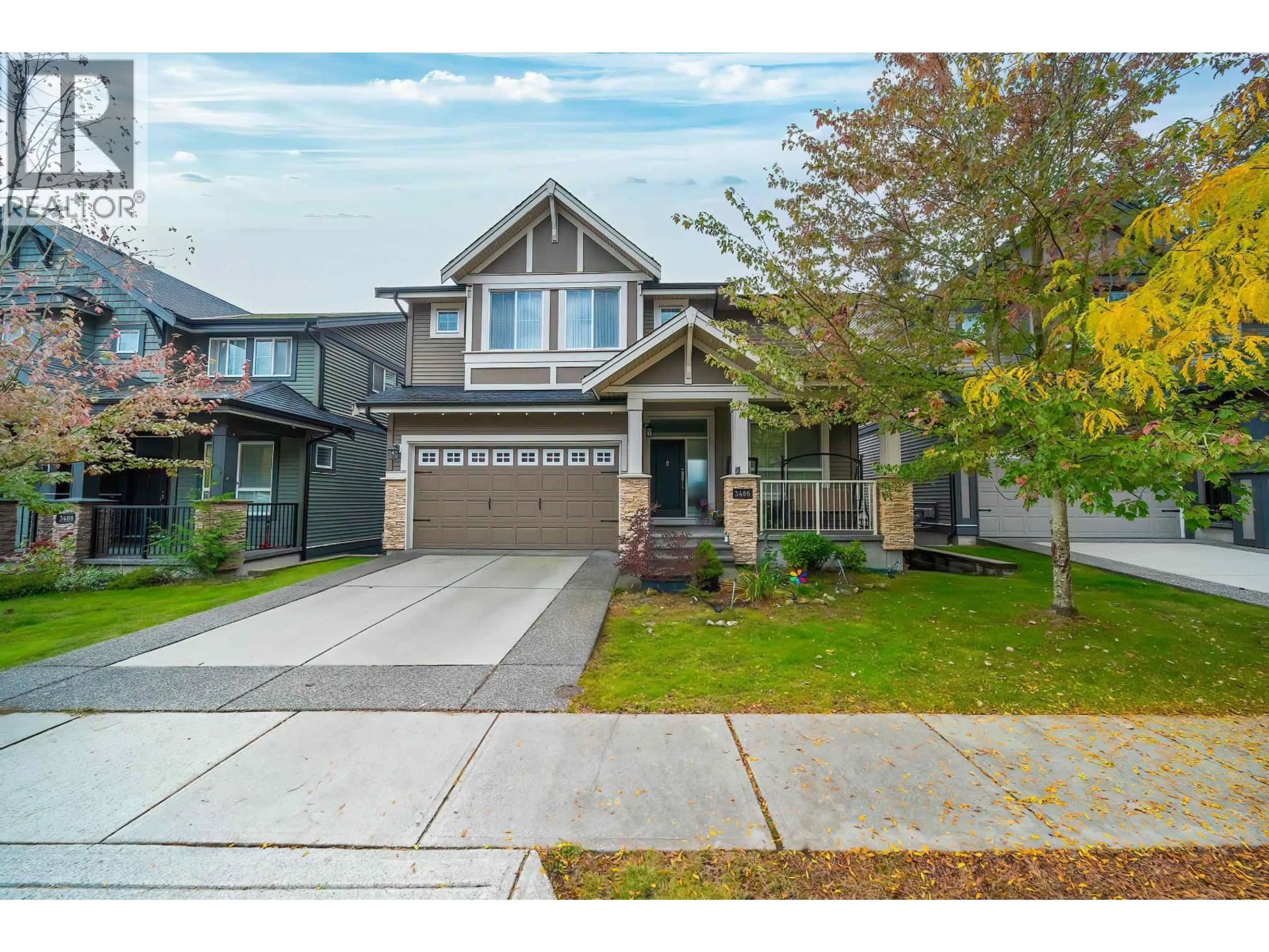 Home with vinyl exterior material, street for 3486 BISHOP PLACE, Coquitlam British Columbia V3E0K2