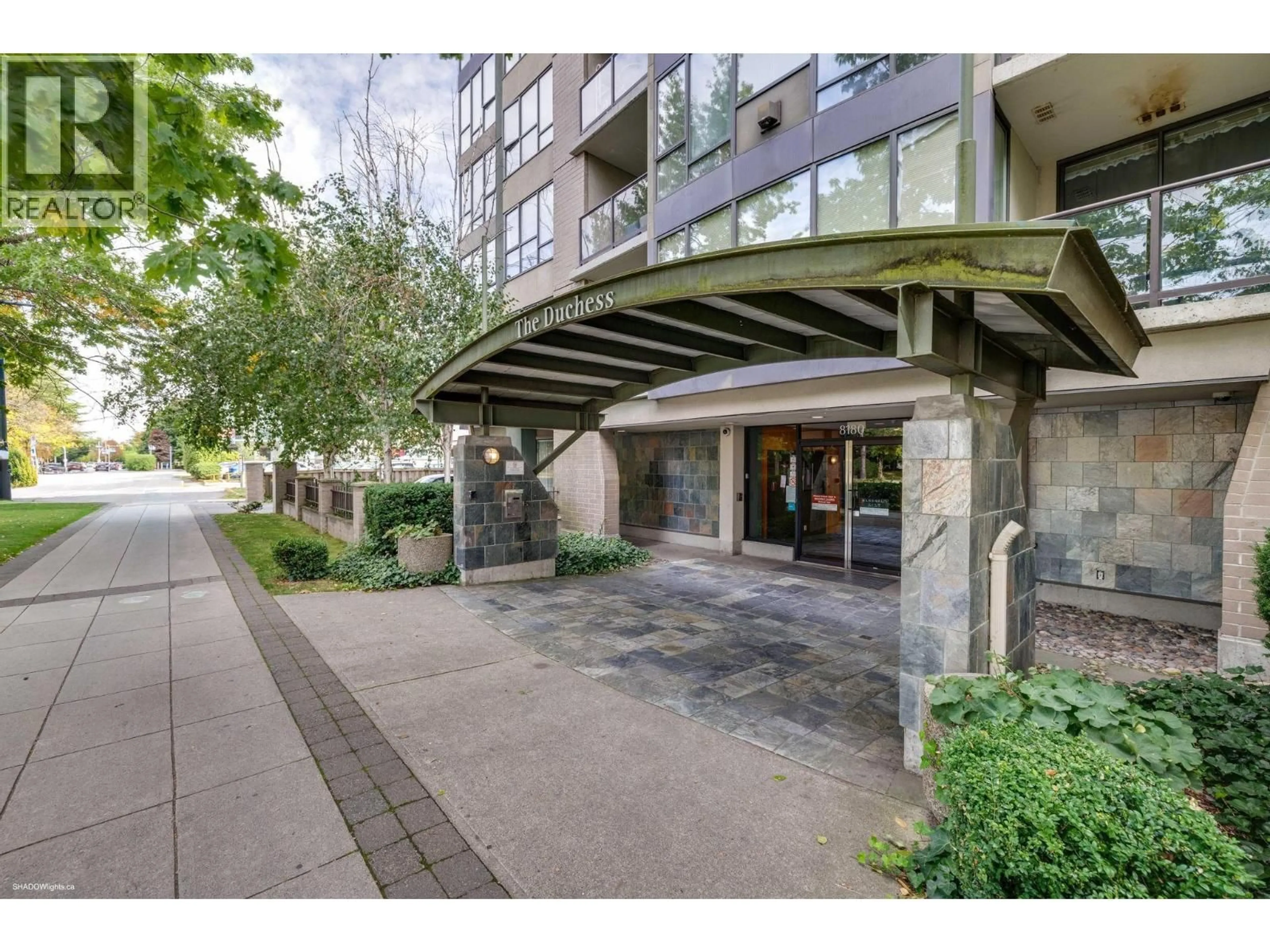 Indoor foyer for 309 - 8180 GRANVILLE AVENUE, Richmond British Columbia V6Y4G1