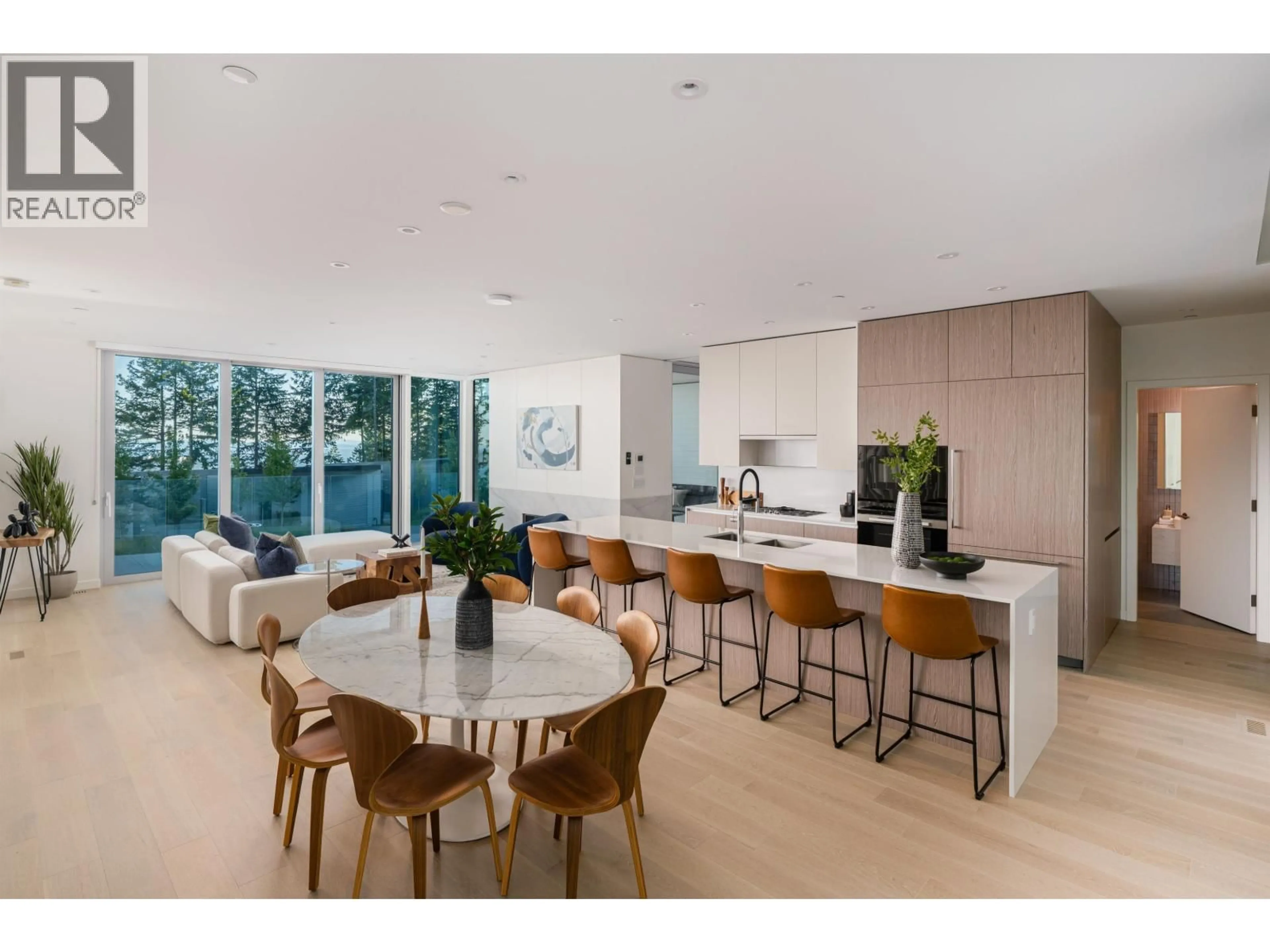 Open concept kitchen, ceramic/tile floor for 3317 CHIPPENDALE ROAD, West Vancouver British Columbia V7S0B7