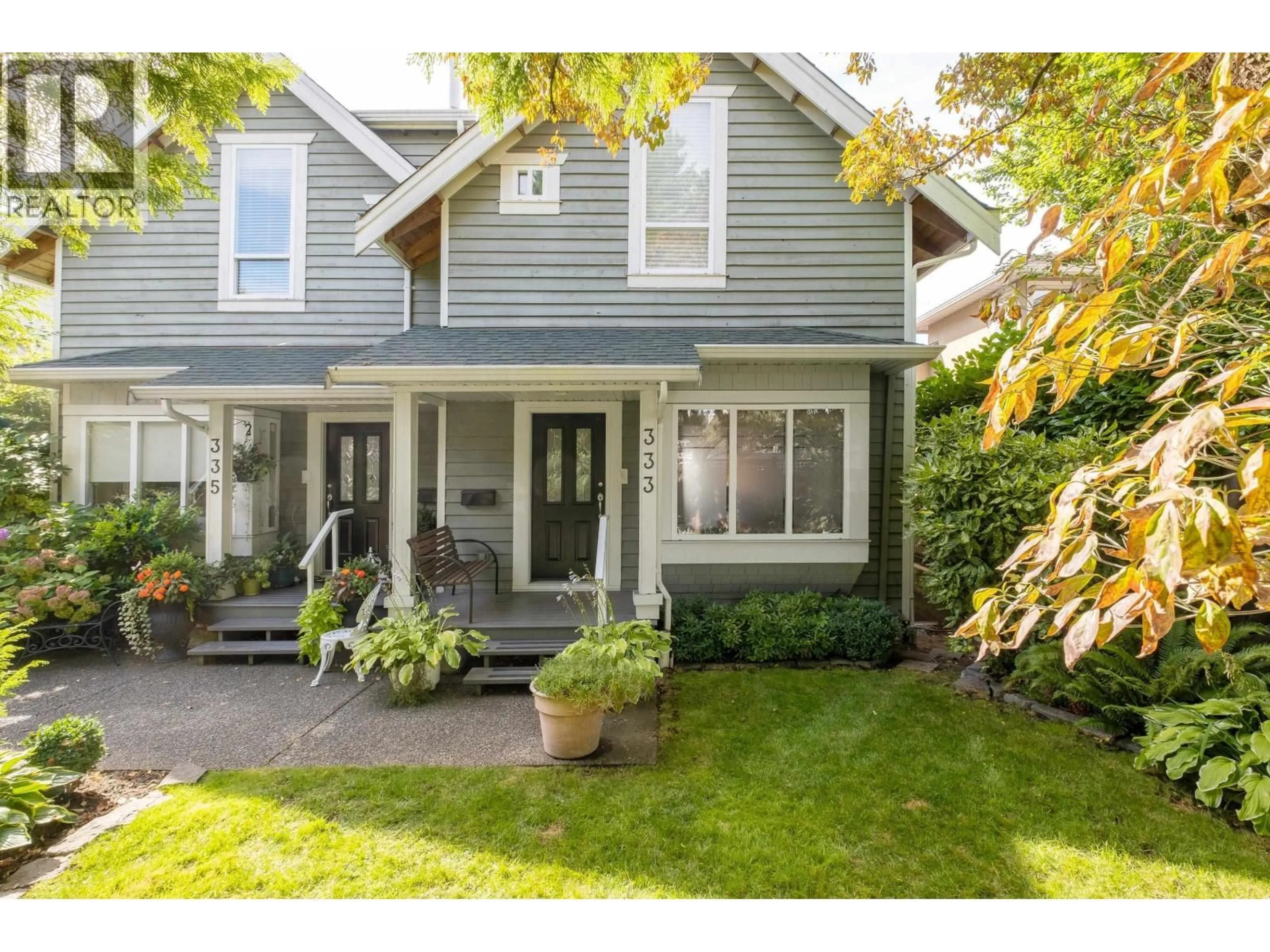 Home with vinyl exterior material, street for 333 KEITH ROAD, North Vancouver British Columbia V7L1V6