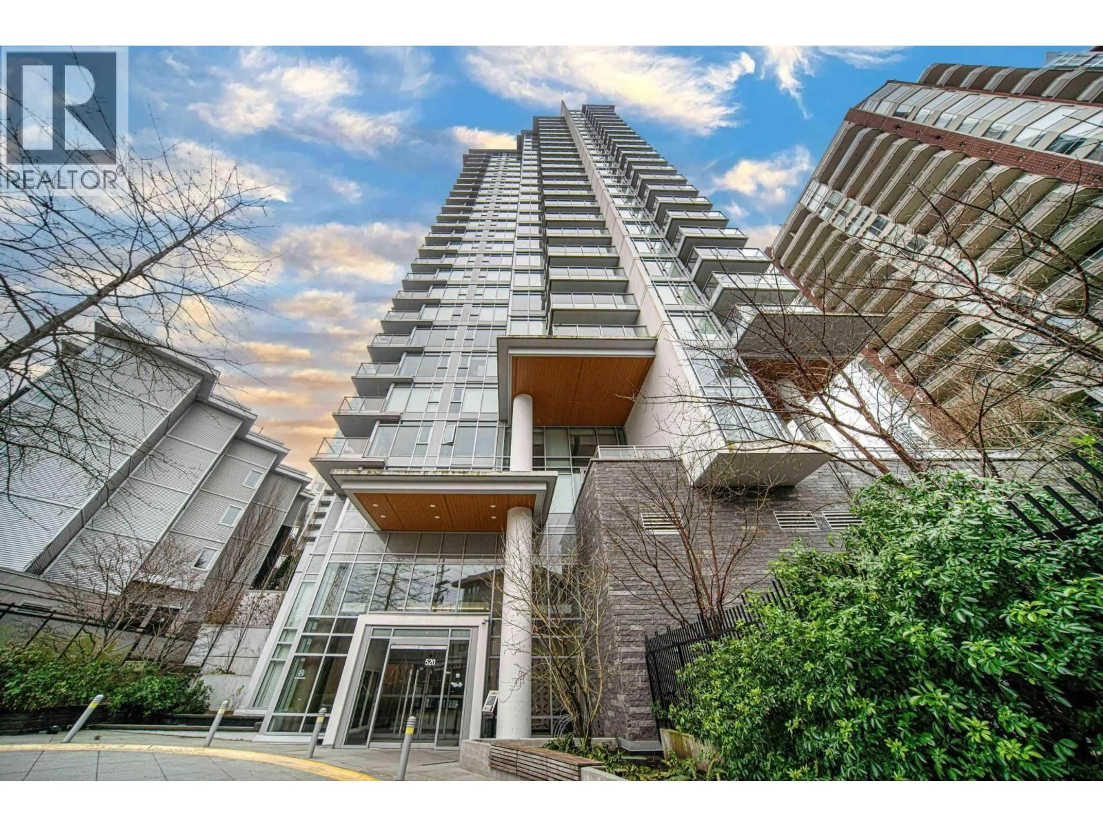 Indoor foyer for 1408 - 520 COMO LAKE AVENUE, Coquitlam British Columbia V3J0E8