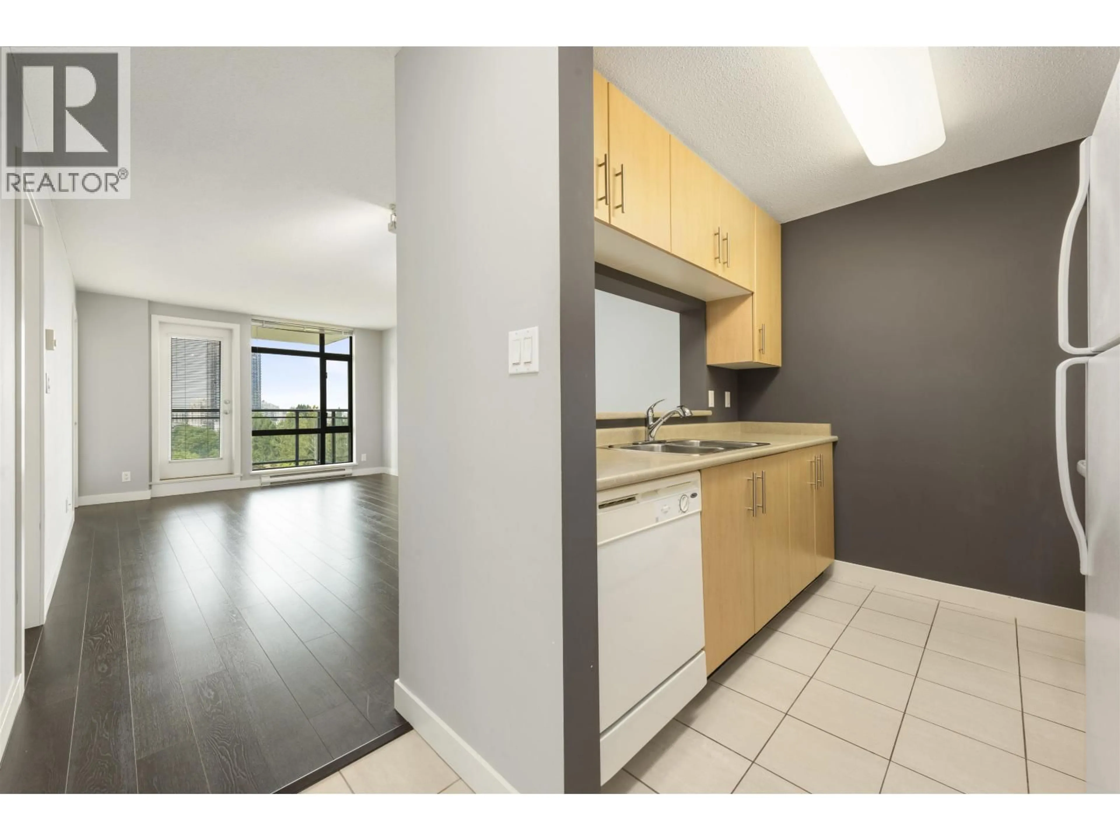 Standard kitchen, unknown for 1203 - 3660 VANNESS AVENUE, Vancouver British Columbia V5R6H8