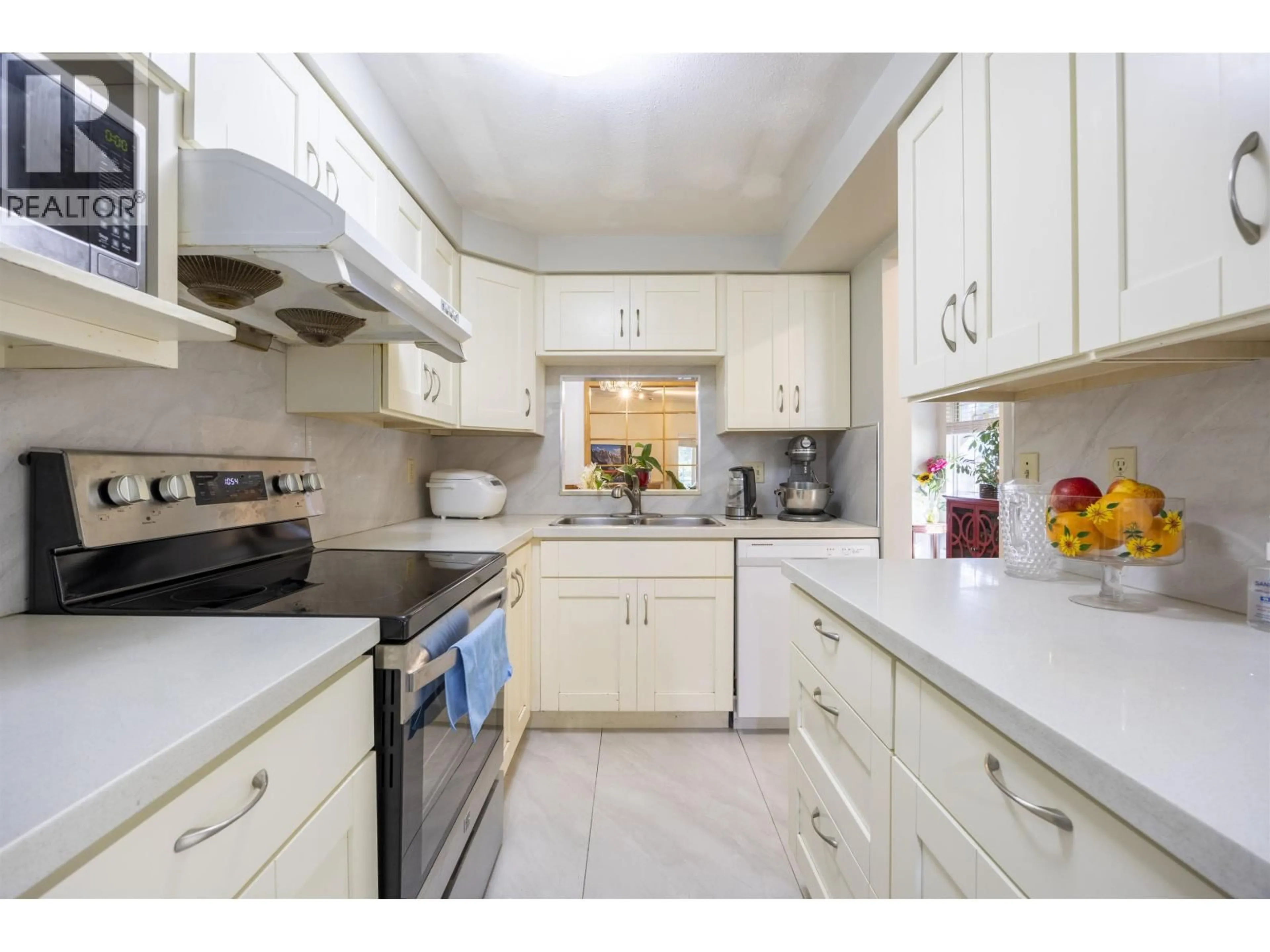 Standard kitchen, unknown for 180 - 100 LAVAL STREET, Coquitlam British Columbia V3K6N2