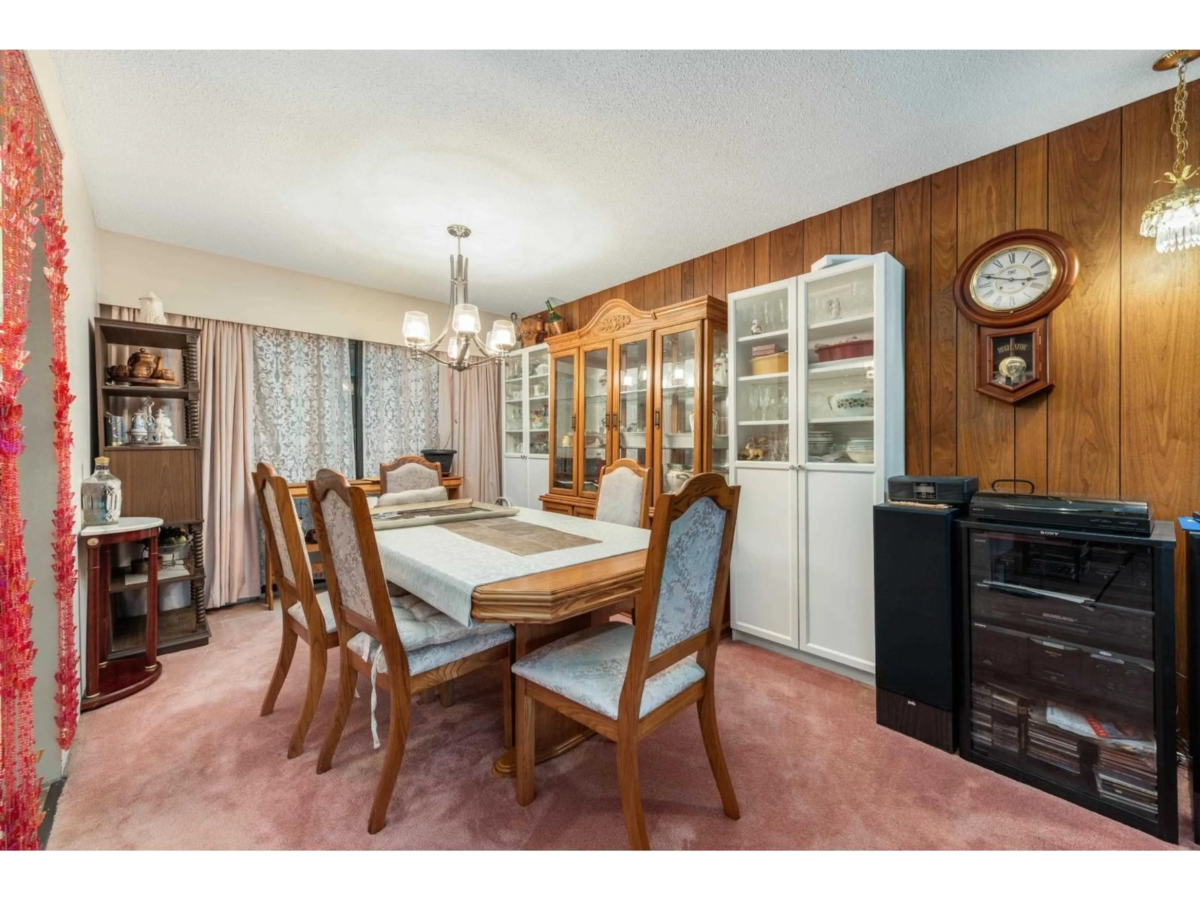 Dining room, wood/laminate floor for 11848 CARIBOU, Delta British Columbia V4E2B5