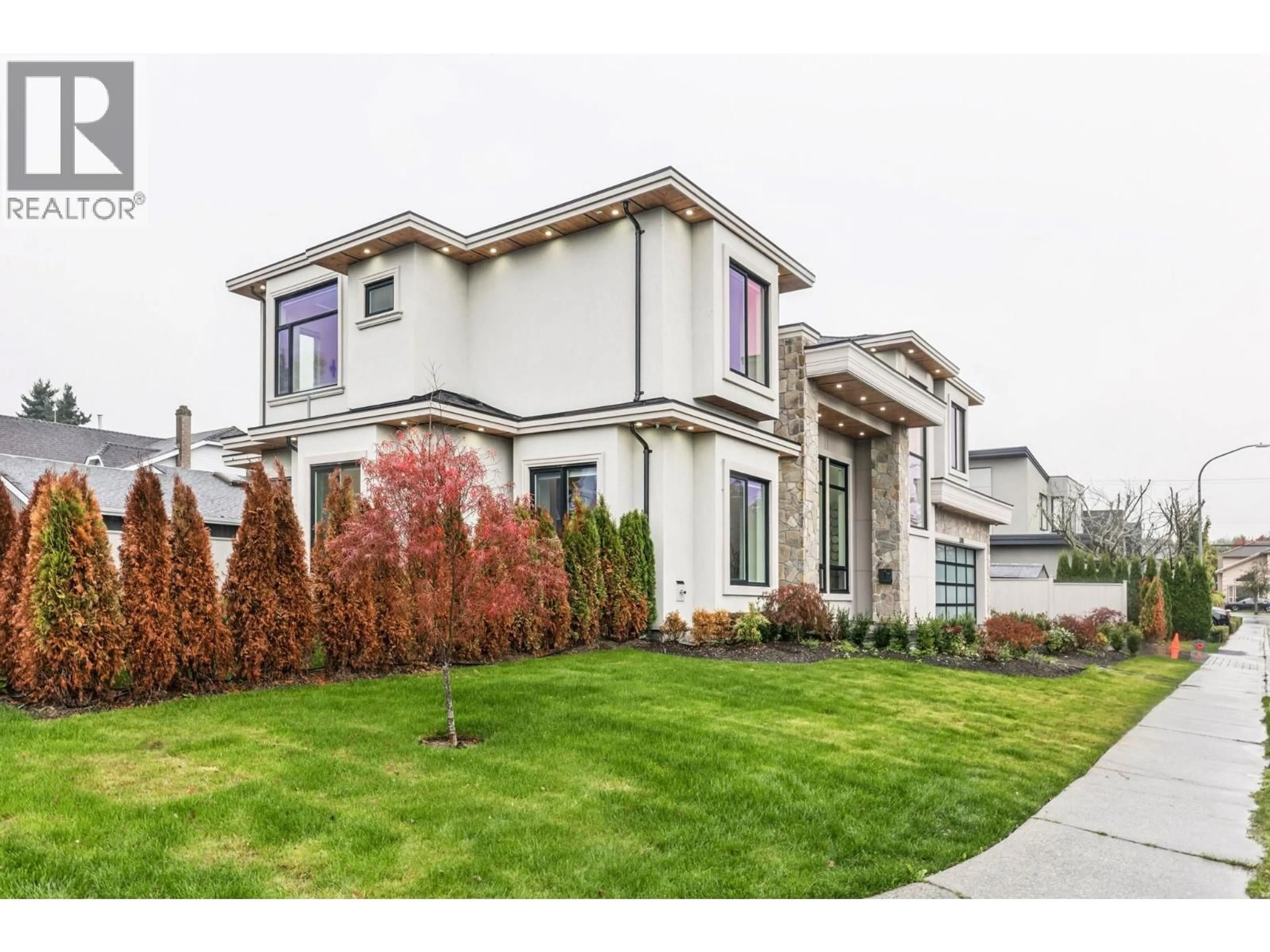 Home with vinyl exterior material, street for 5080 MERGANSER DRIVE, Richmond British Columbia V7E3W5