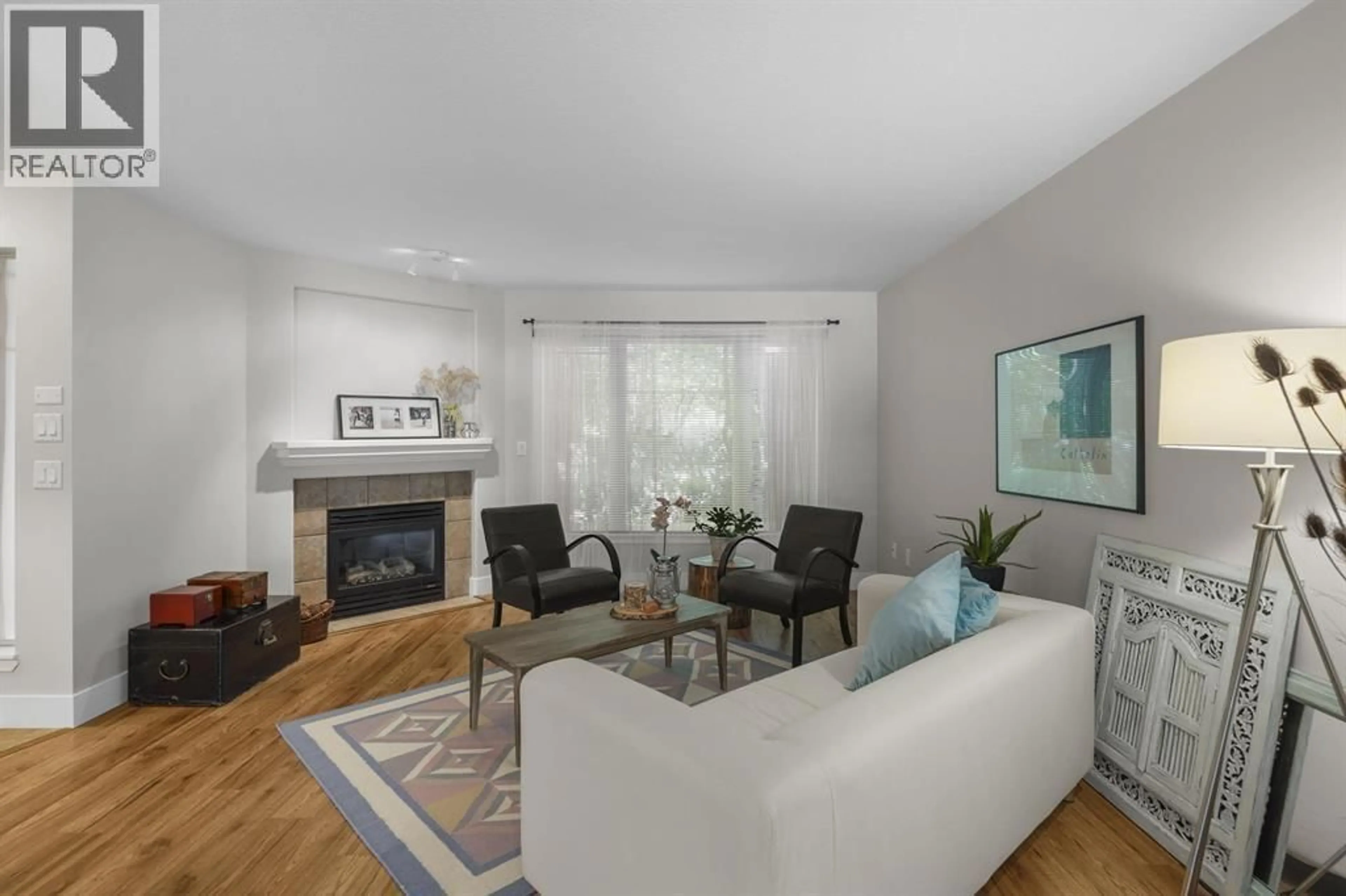 Living room with furniture, unknown for 46 - 2351 PARKWAY BOULEVARD, Coquitlam British Columbia V3E3P2