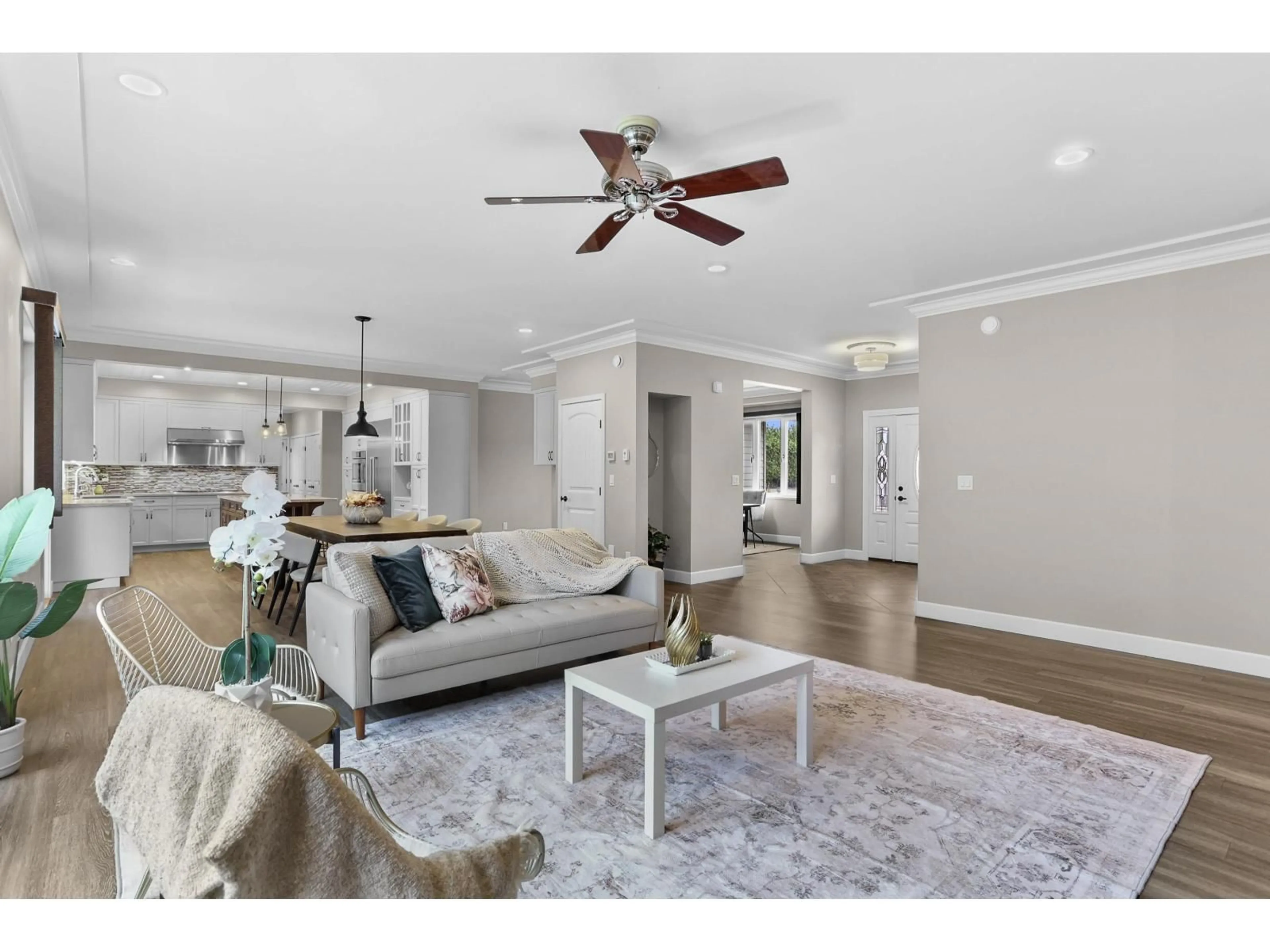 Living room with furniture, unknown for 31559 KENNEY, Mission British Columbia V4S0C6
