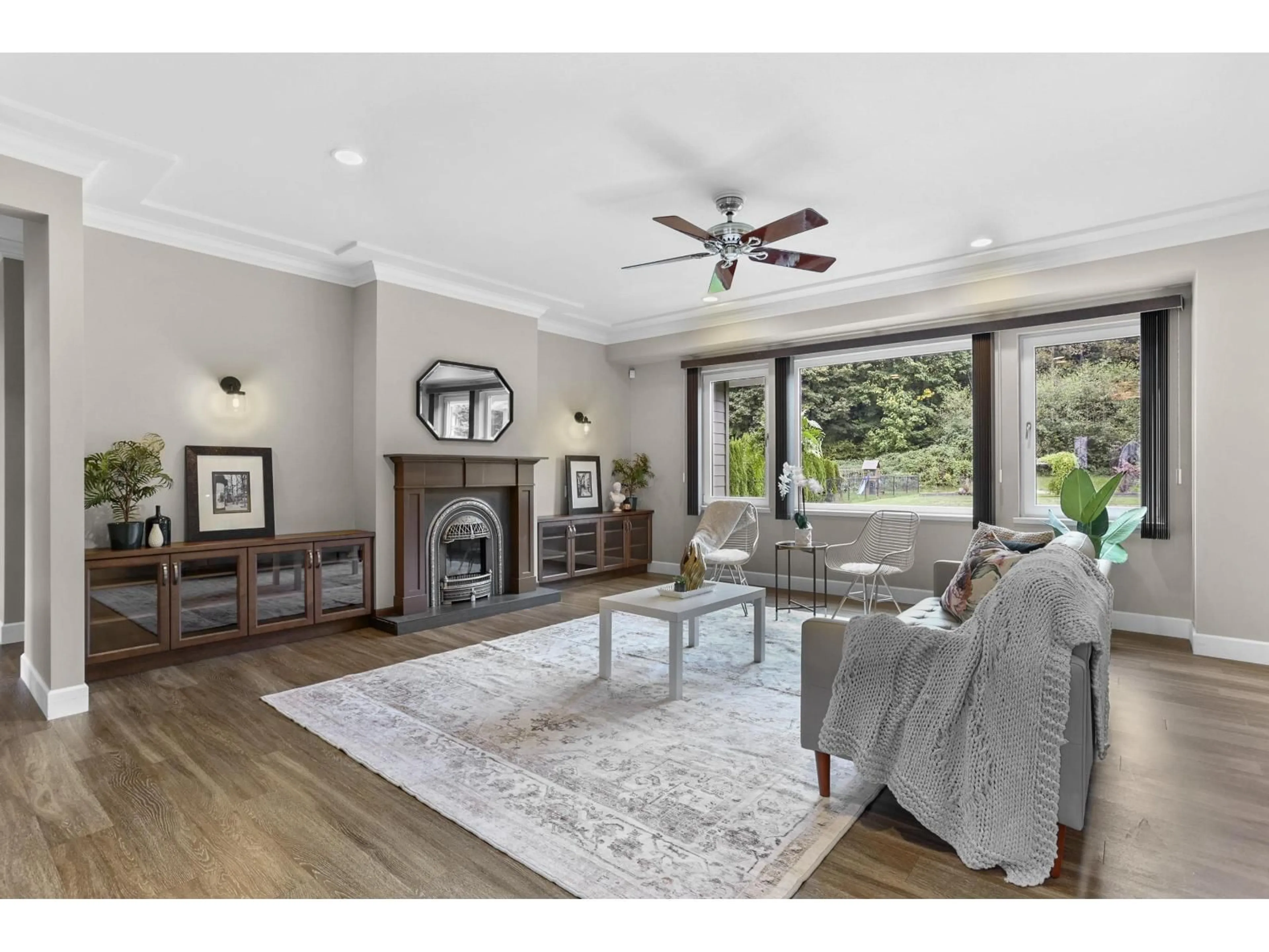 Living room with furniture, unknown for 31559 KENNEY, Mission British Columbia V4S0C6