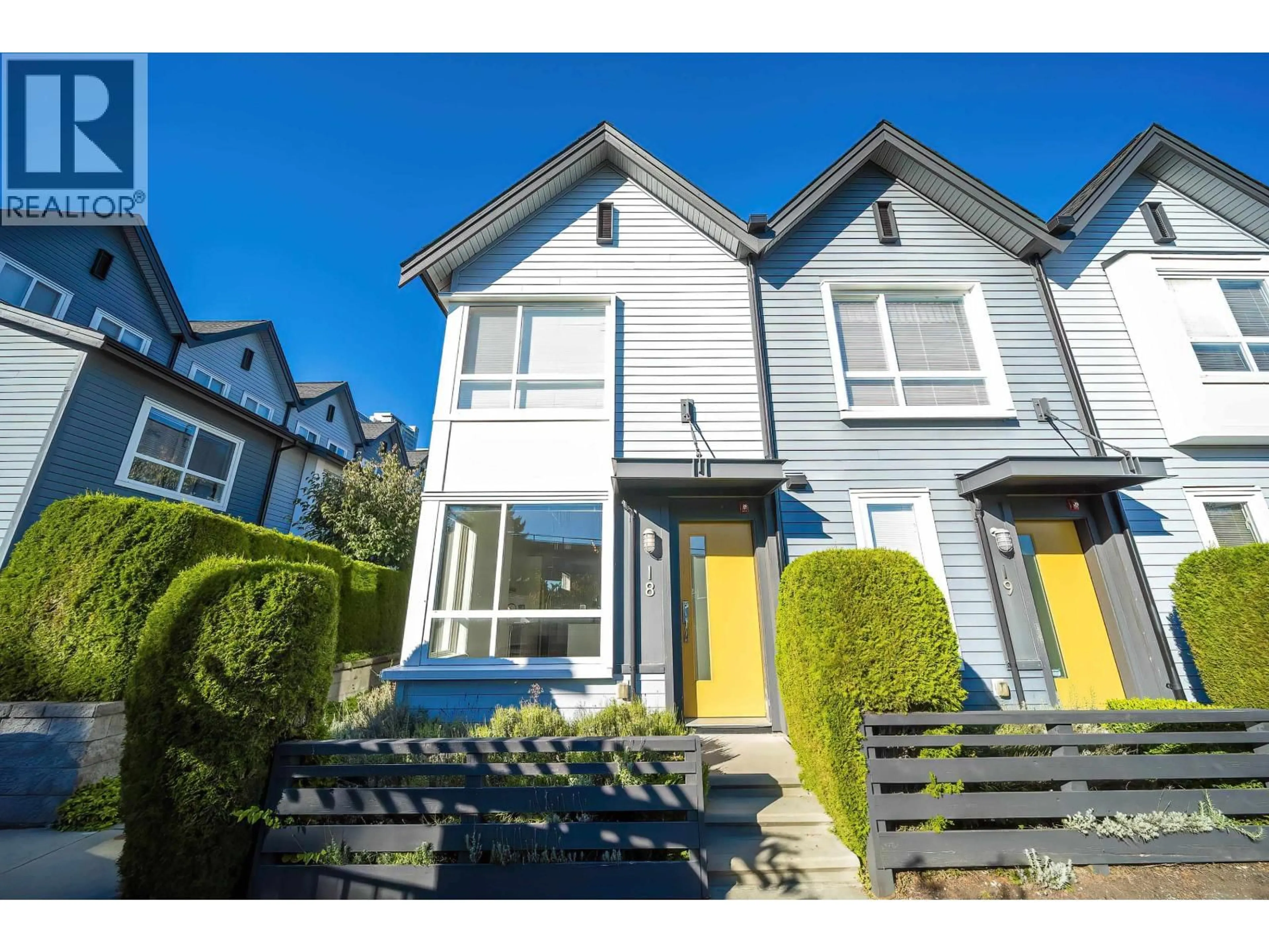 Home with vinyl exterior material, street for 18 - 6868 BURLINGTON AVENUE, Burnaby British Columbia V5J0G1