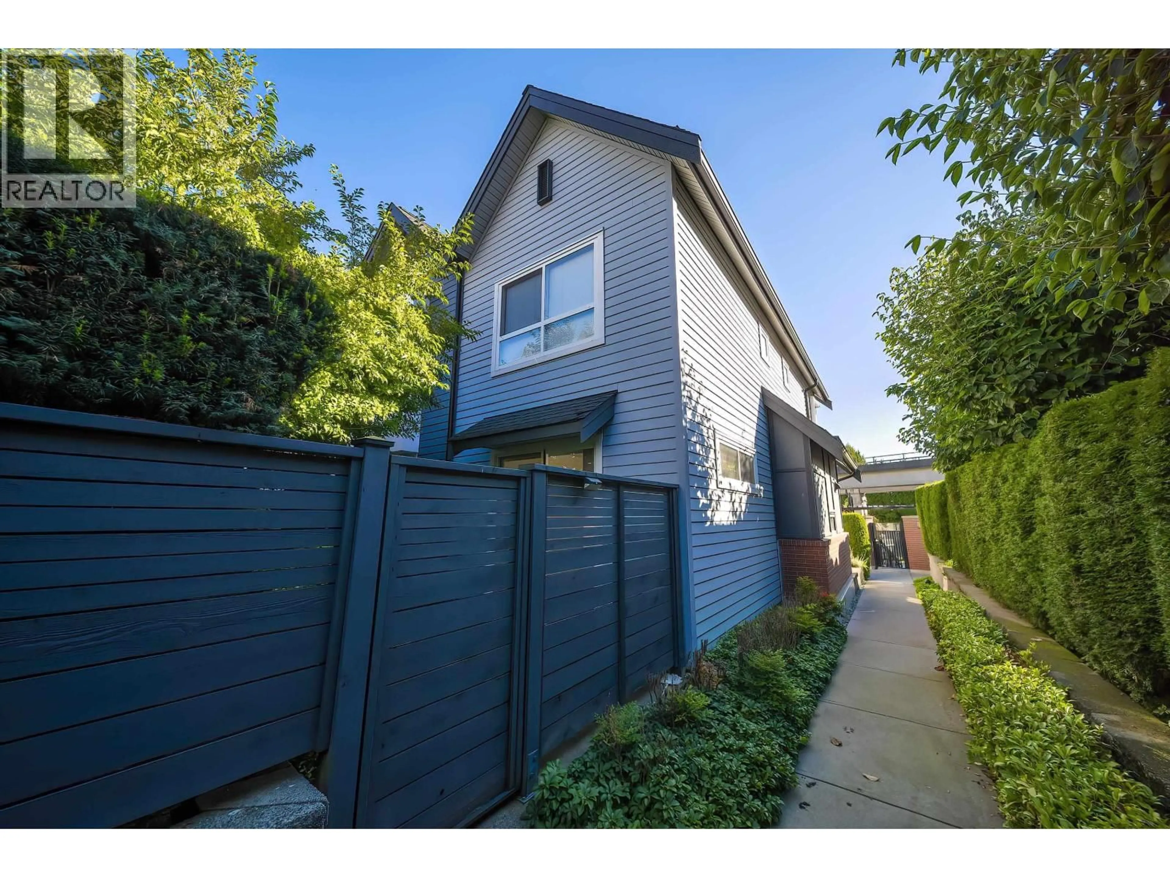 Unknown for 18 - 6868 BURLINGTON AVENUE, Burnaby British Columbia V5J0G1