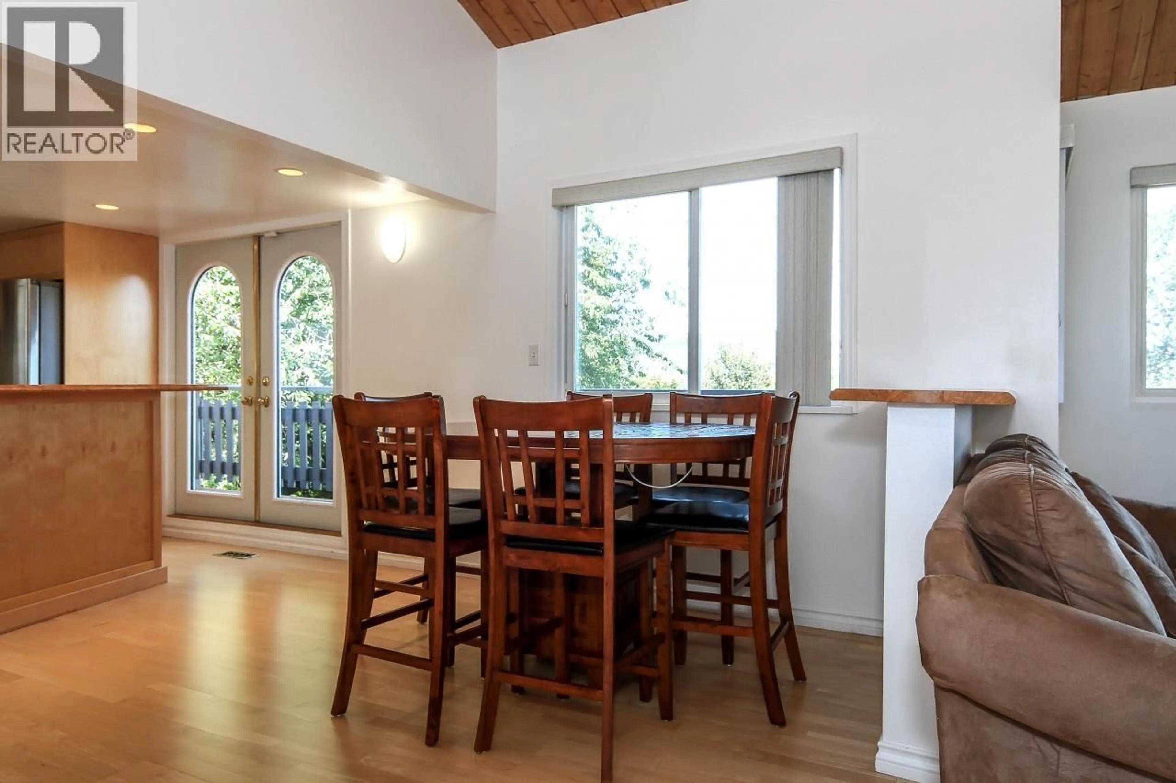 Dining room, wood/laminate floor for 1525 ELINOR CRESCENT, Port Coquitlam British Columbia V3C2Y3