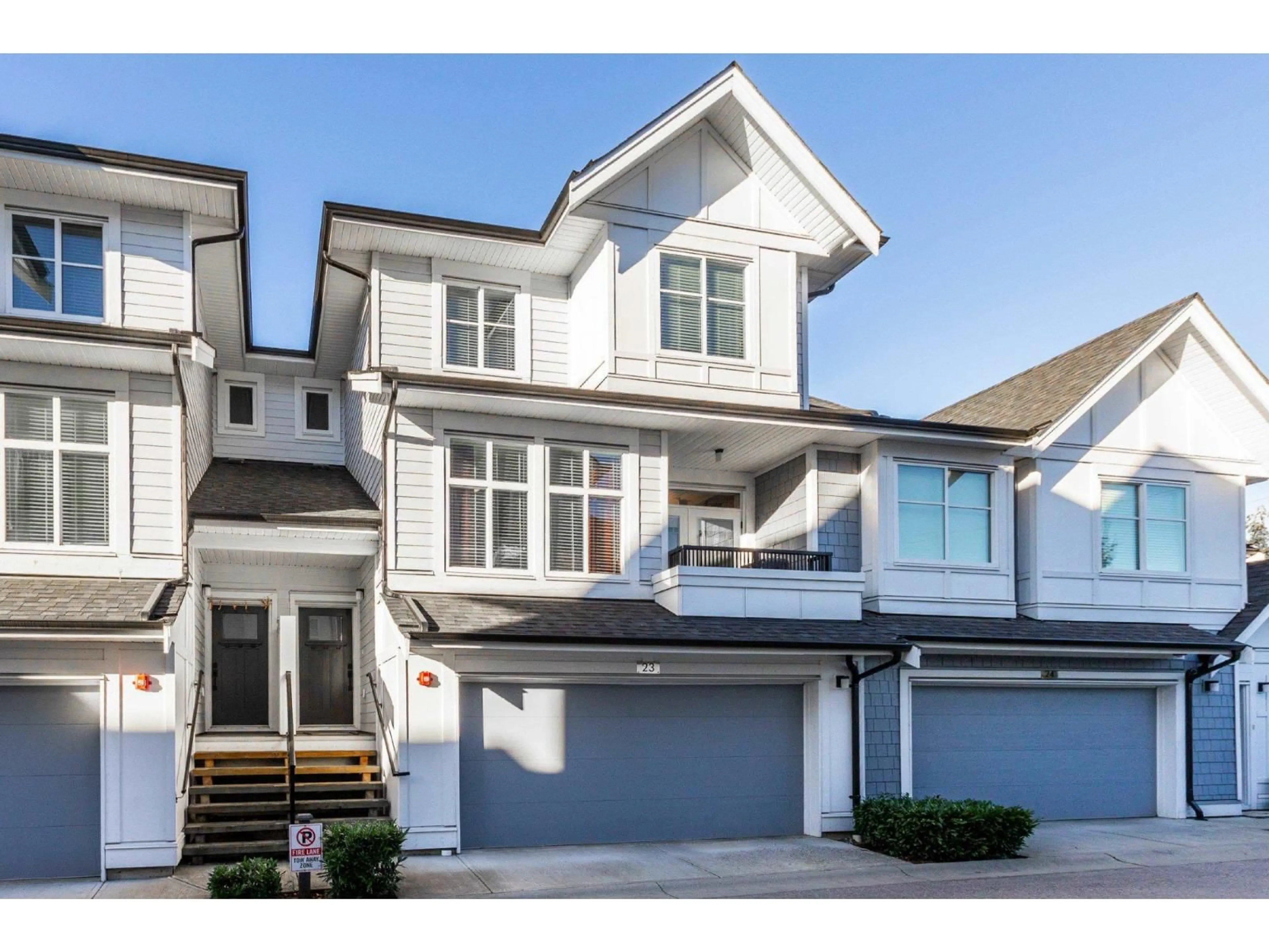 Home with vinyl exterior material, street for 23 - 21688 52, Langley British Columbia V2Y4K9
