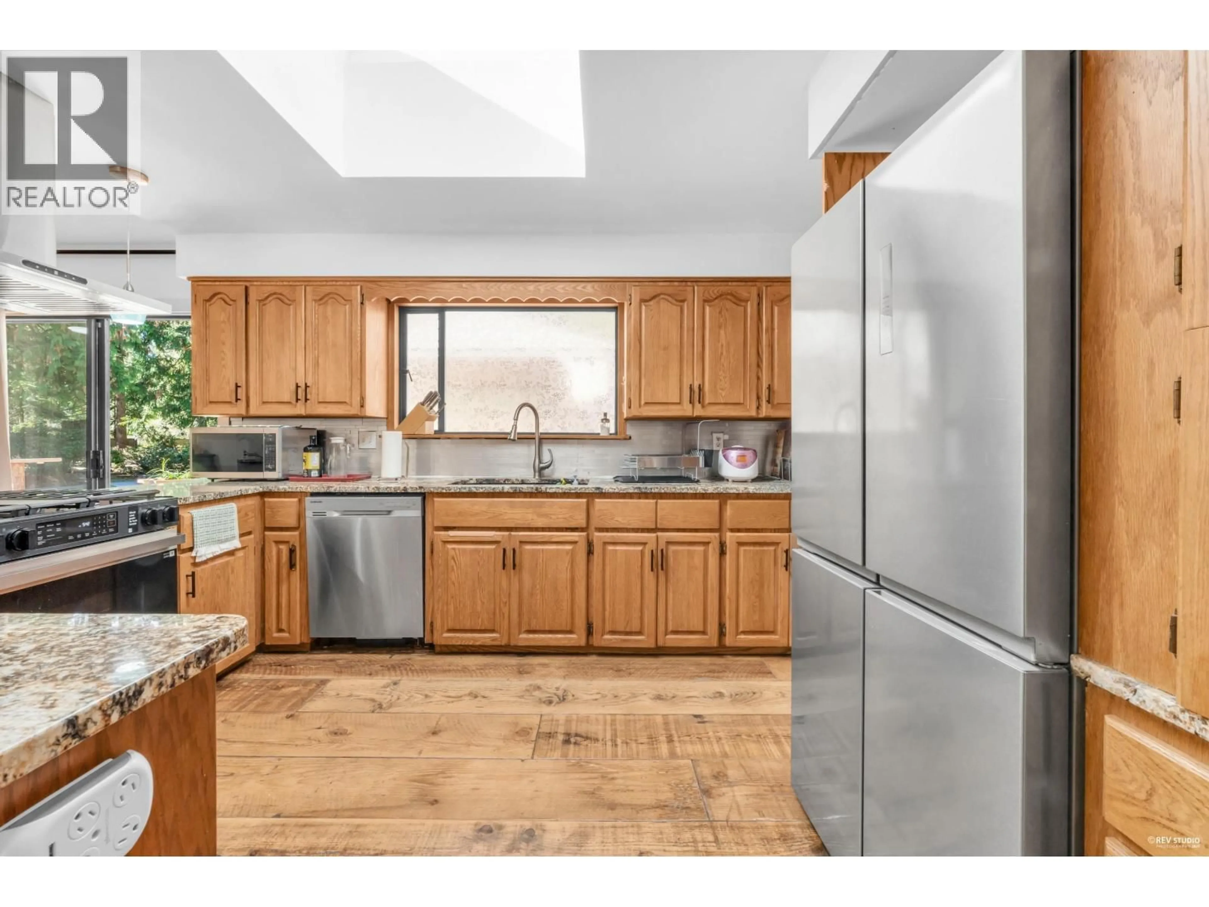 Open concept kitchen, unknown for 12643 GARIBALDI STREET, Maple Ridge British Columbia V2W1N5