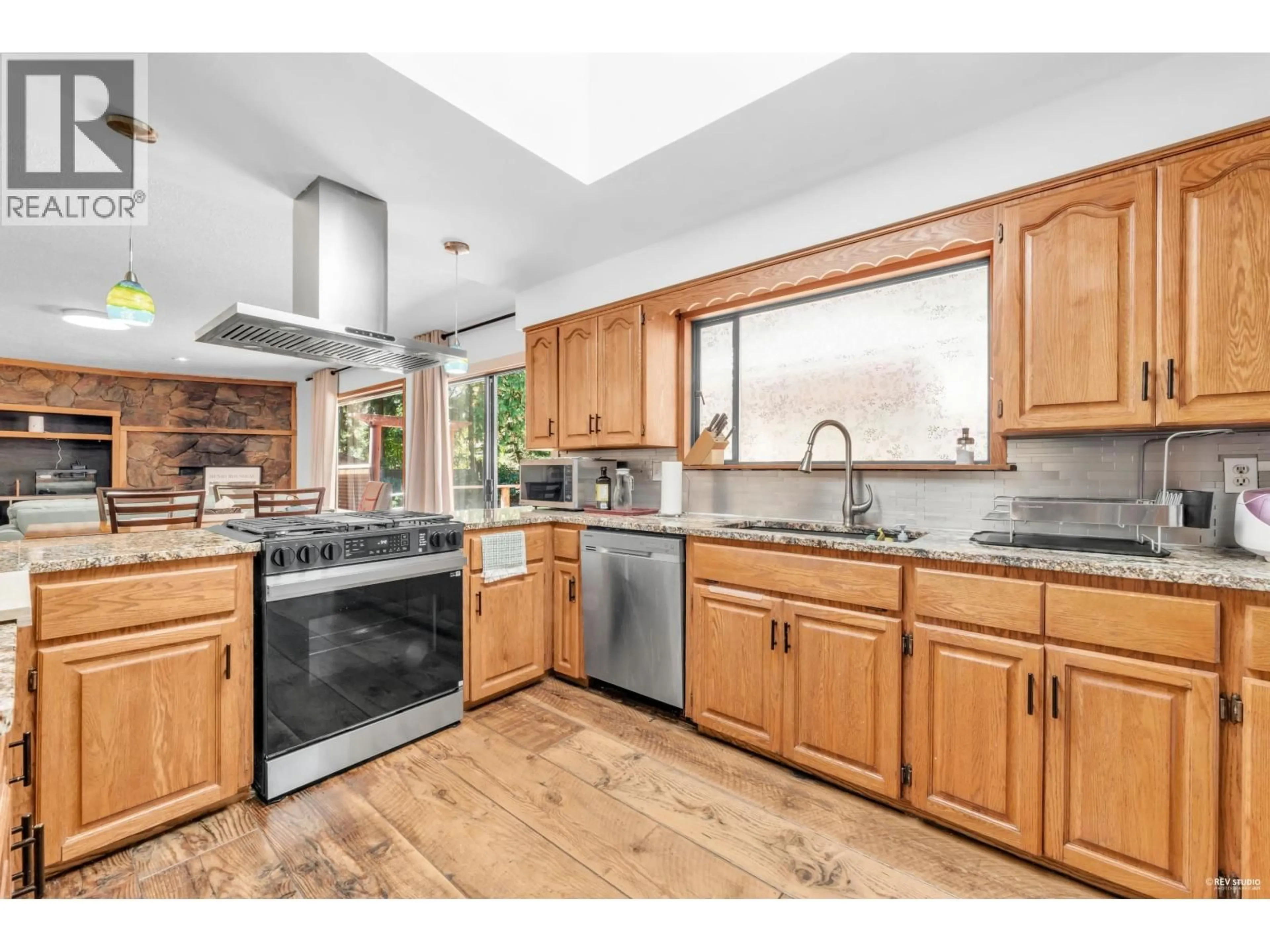 Open concept kitchen, unknown for 12643 GARIBALDI STREET, Maple Ridge British Columbia V2W1N5