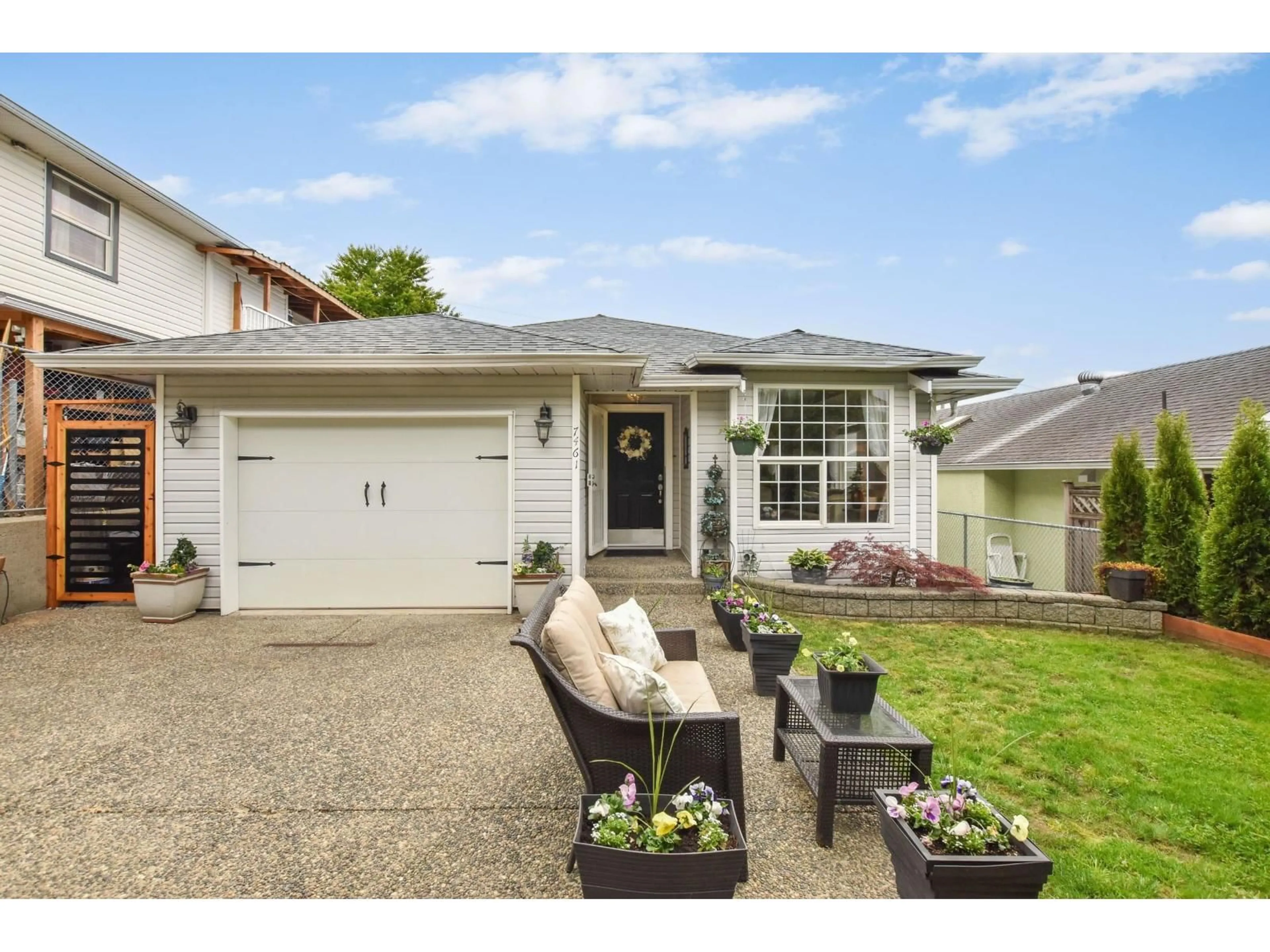 Home with vinyl exterior material, street for 7461 MURRAY, Mission British Columbia V2V4A8