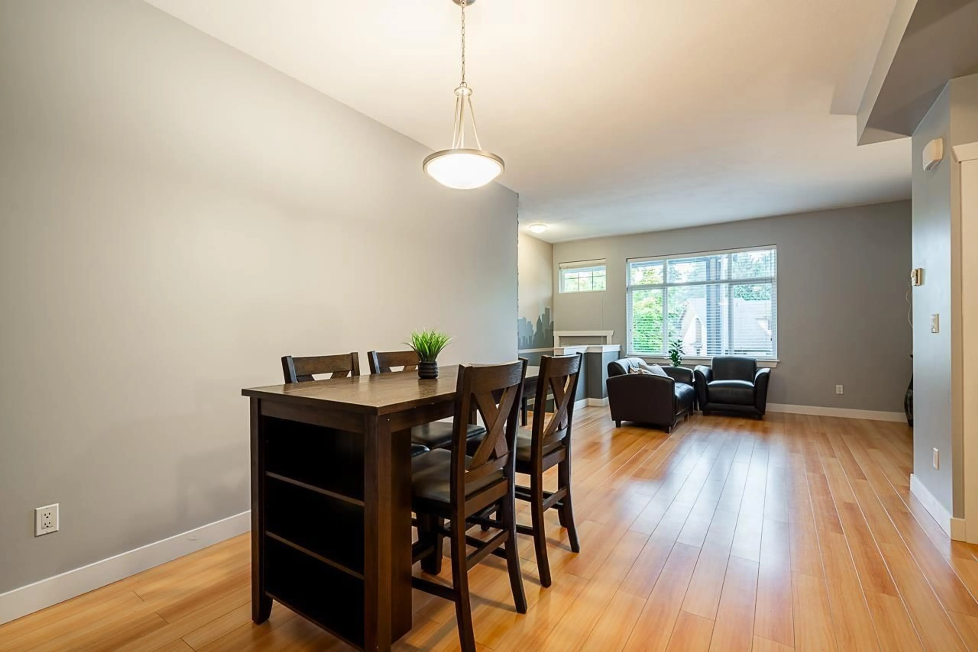 Dining room, wood/laminate floor for 4 - 13899 LAUREL, Surrey British Columbia V3T0E3