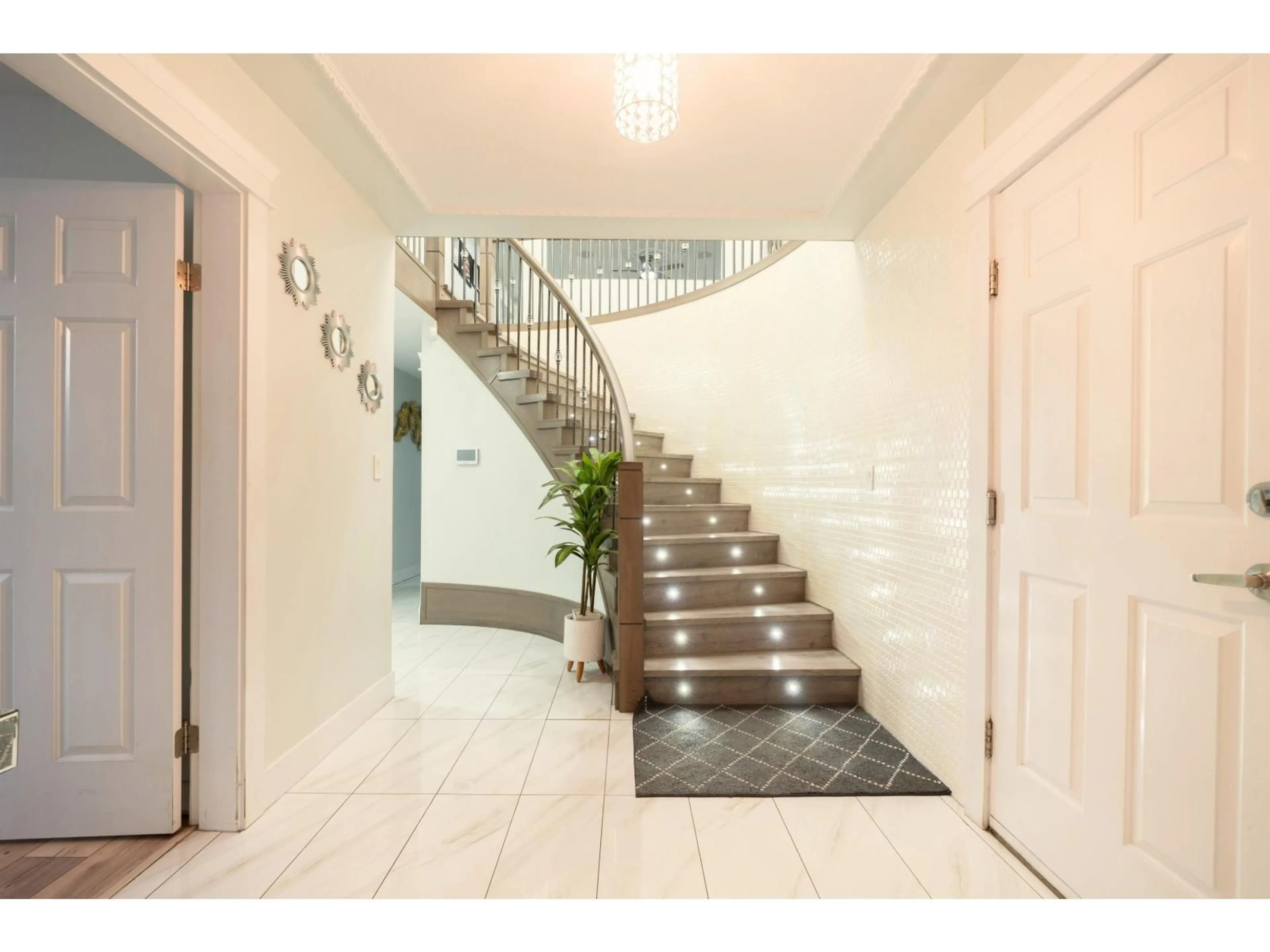 Indoor foyer for 12451 90A, Surrey British Columbia V3V1C3