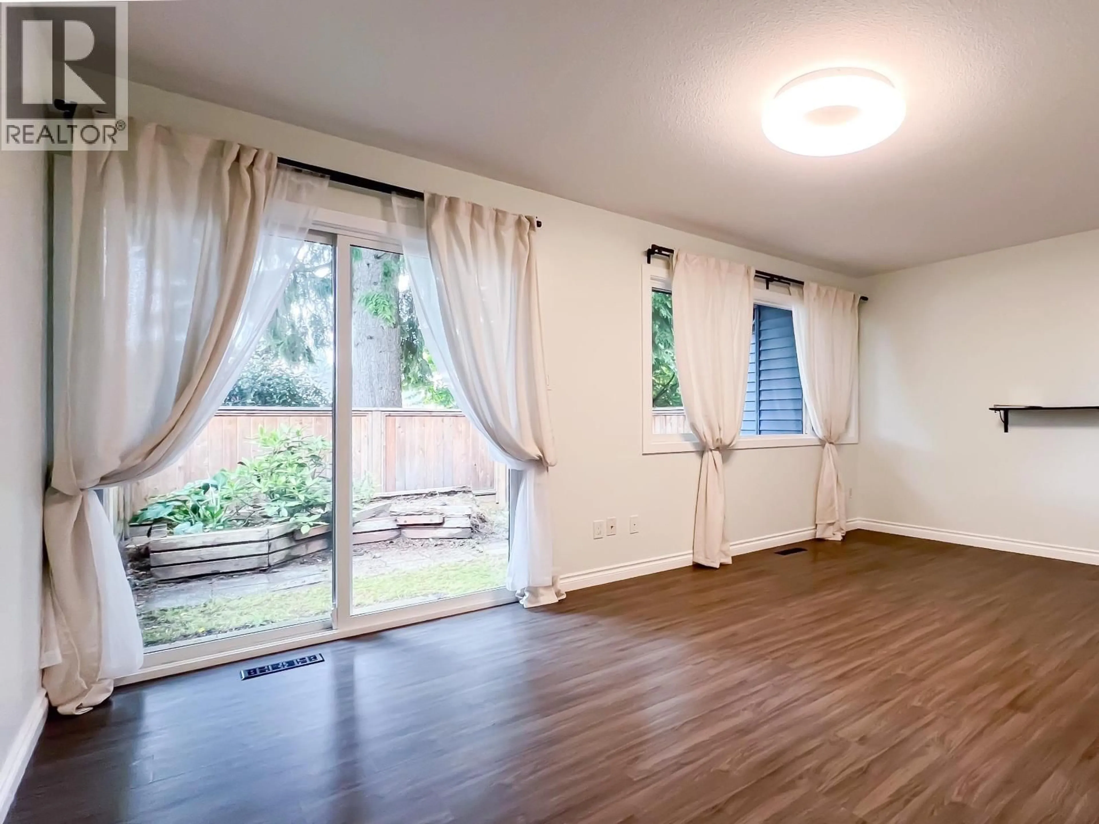 A pic of a room for 35 - 12180 189A STREET, Pitt Meadows British Columbia V3Y1V6